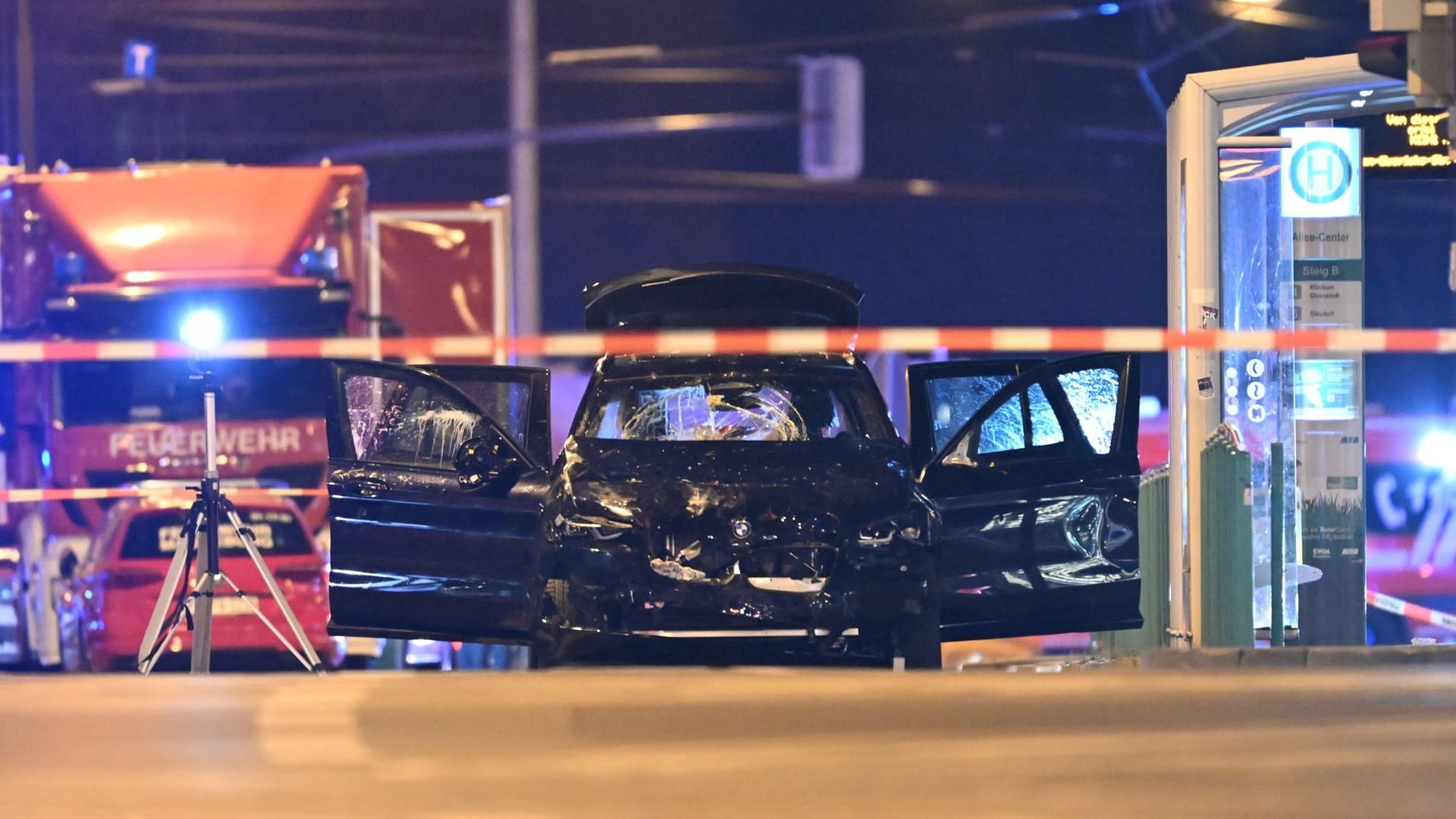 Das Tatauto steht in der Nähe des Tatorts: Taleb A. hat in Magdeburg sechs Menschen getötet – früher lebte er lange in Hamburg.