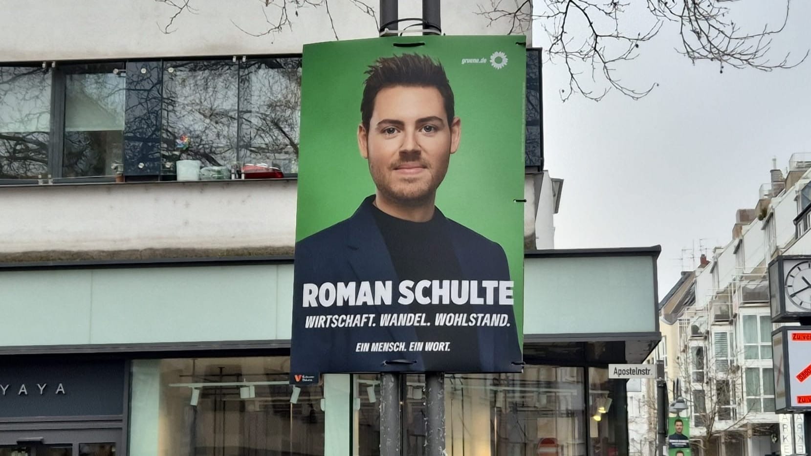 Ein Wahlplakat der Grünen in der Apostelnstraße.