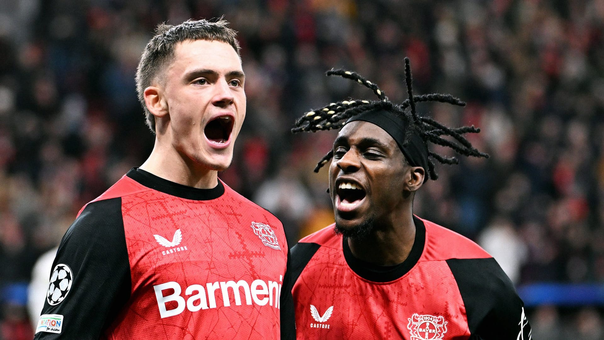 Florian Wirtz (l.) und Jeremie Frimpong: Leverkusen zieht direkt ins Achtelfinale ein.