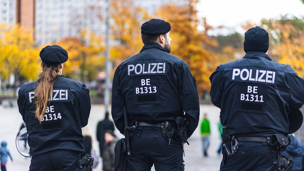 Policist v Berlinu aretiran zaradi suma preprodaje mamil