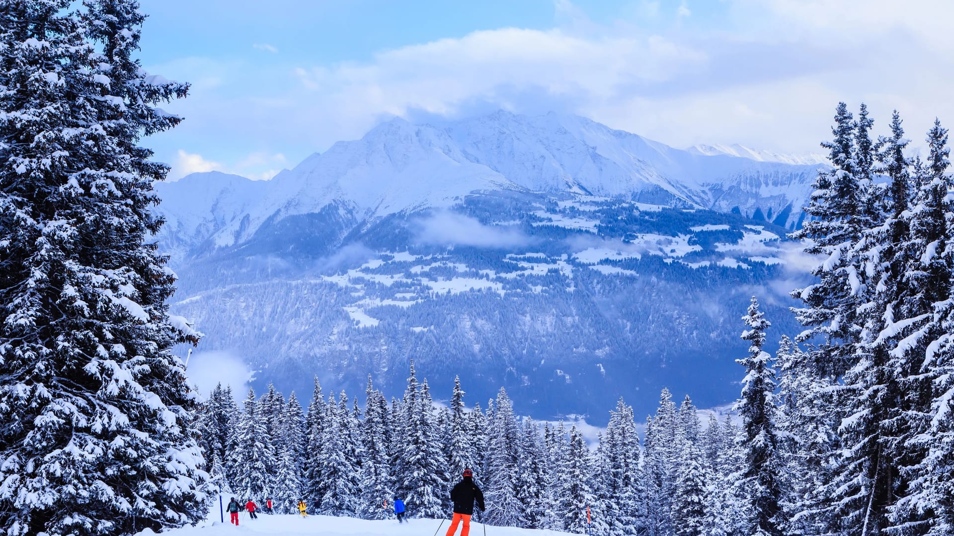 Laax: Bei der Anreise müssen Wintersportler hohe Parkplatzkosten in Kauf nehmen.