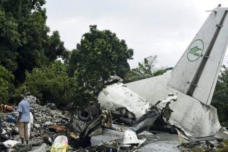 Das Flugzeugwrack: Die Maschine war auf dem Weg nach Juba, die Hauptstadt Südsudans.