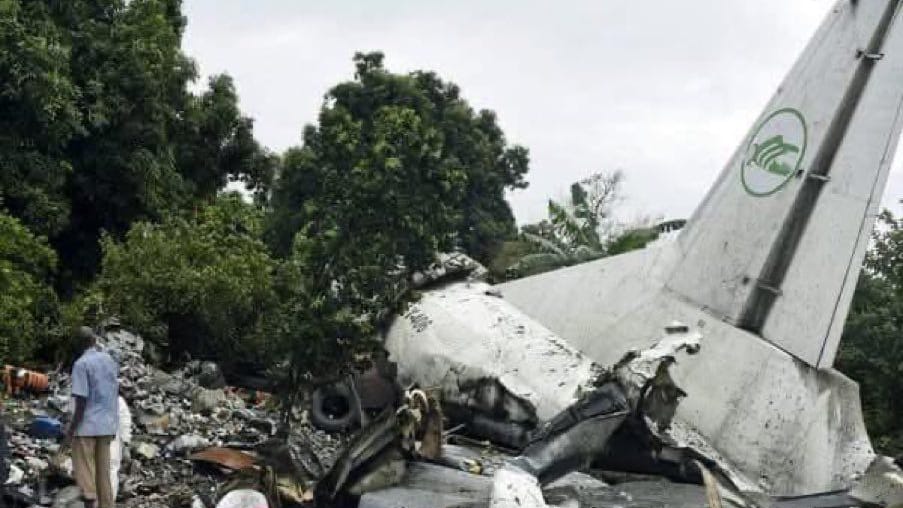 Das Flugzeugwrack: Die Maschine war auf dem Weg nach Juba, die Hauptstadt Südsudans.