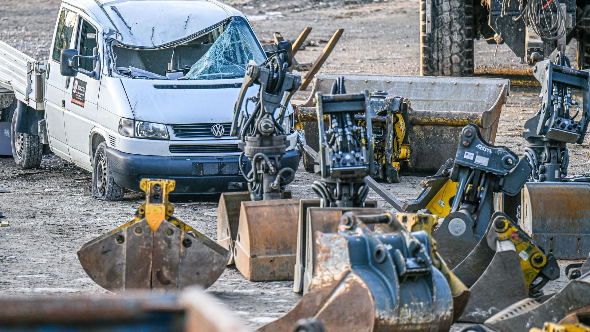 Nach Zerstörungsfahrt mit Bagger