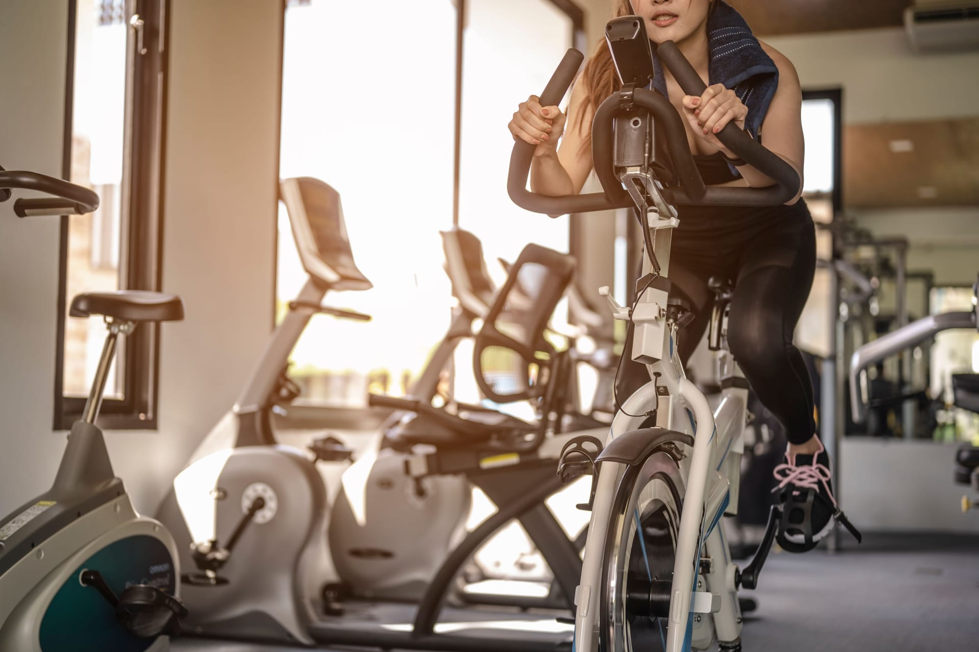 Ergometer kaufen: Mit einem Fahrrad-Trainer erreichen Sie Ihre Fitnessziele auch daheim. (Symbolbild)