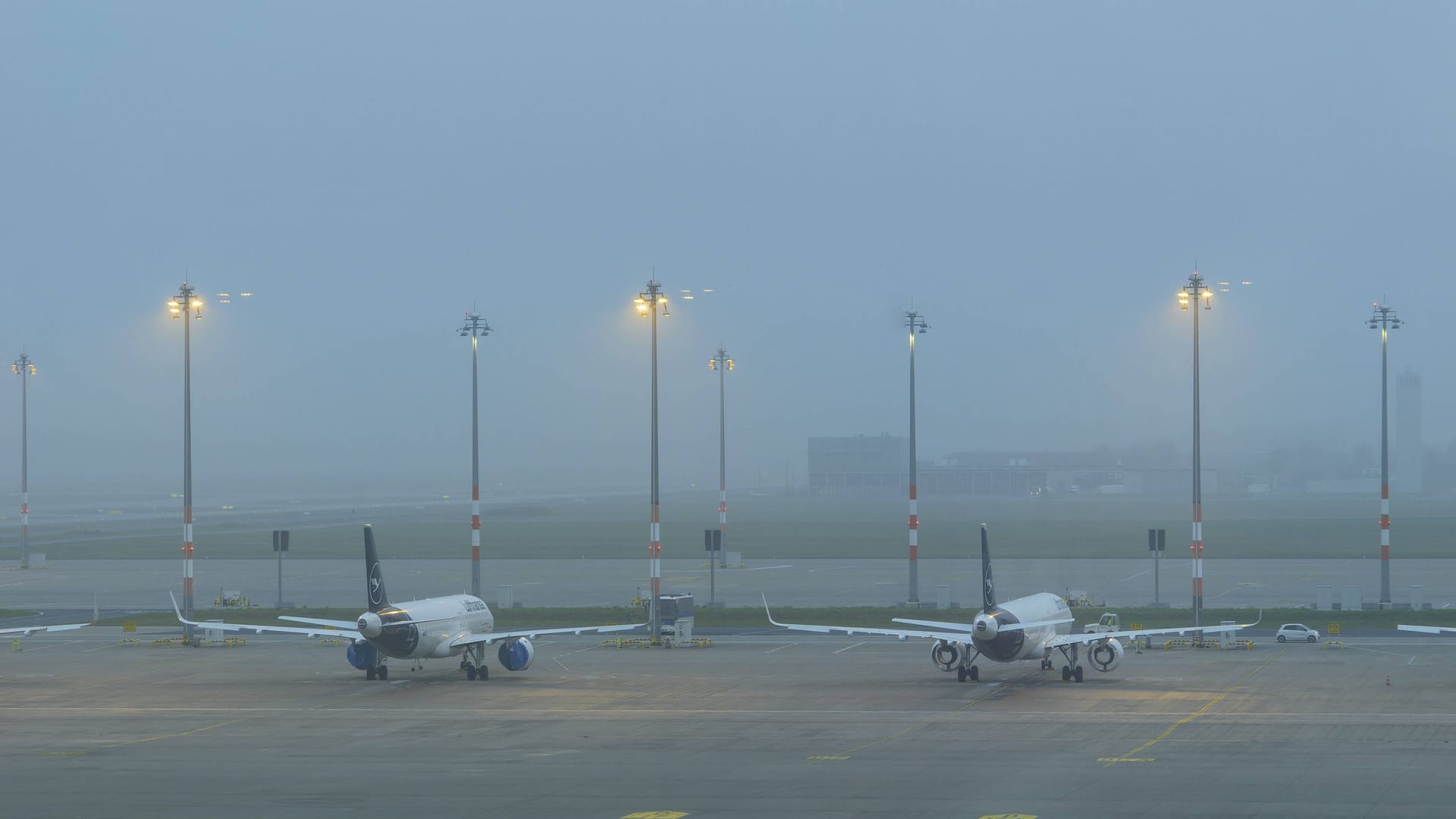 Rollfeld des BER (Archivbild): Am Flughafen der Hauptstadt sind mehrere Flüge ausgefallen.