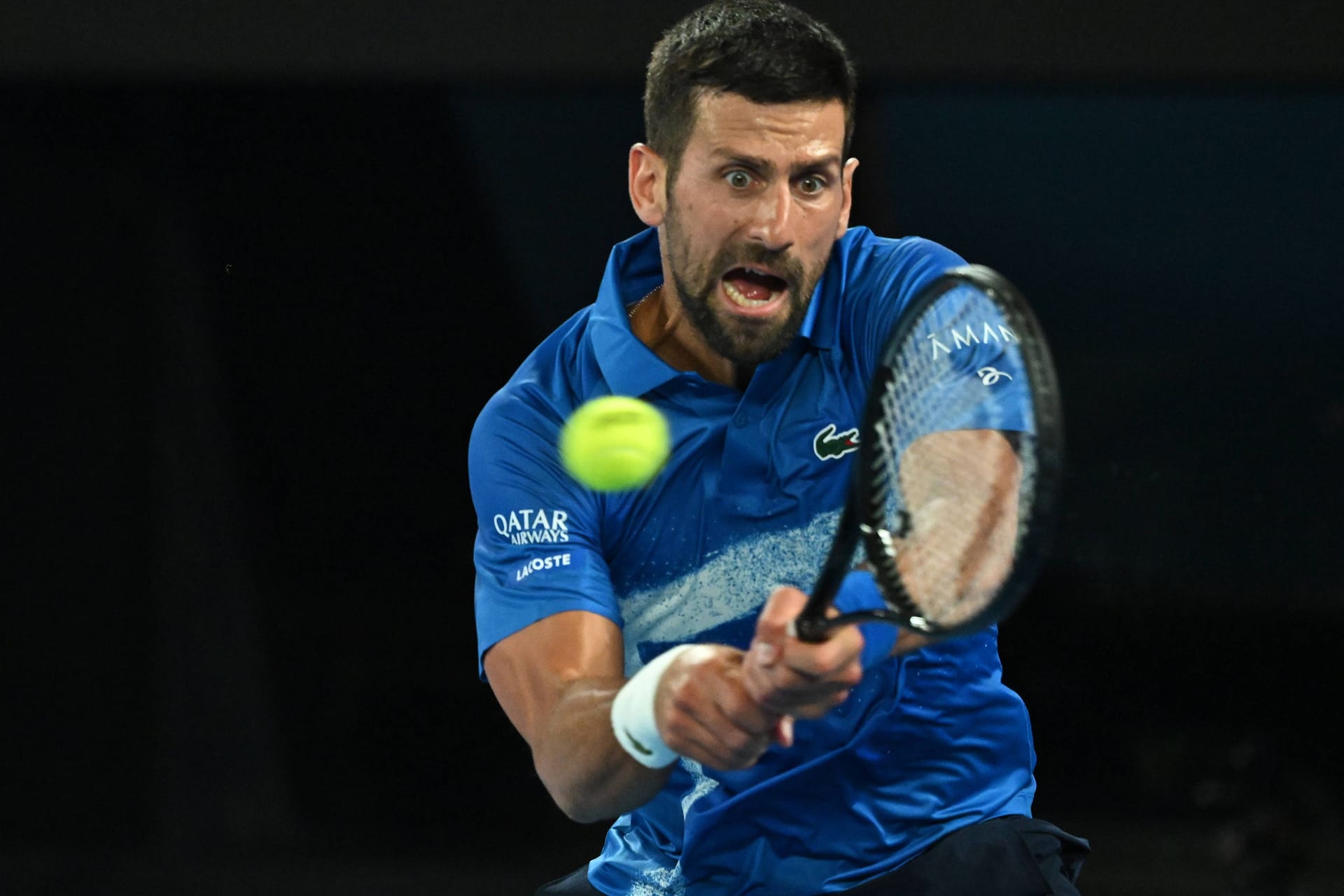 Novak Djokovic bei einem Benefizspiel im Vorfeld der Australian Open 2025 in Melbourne.