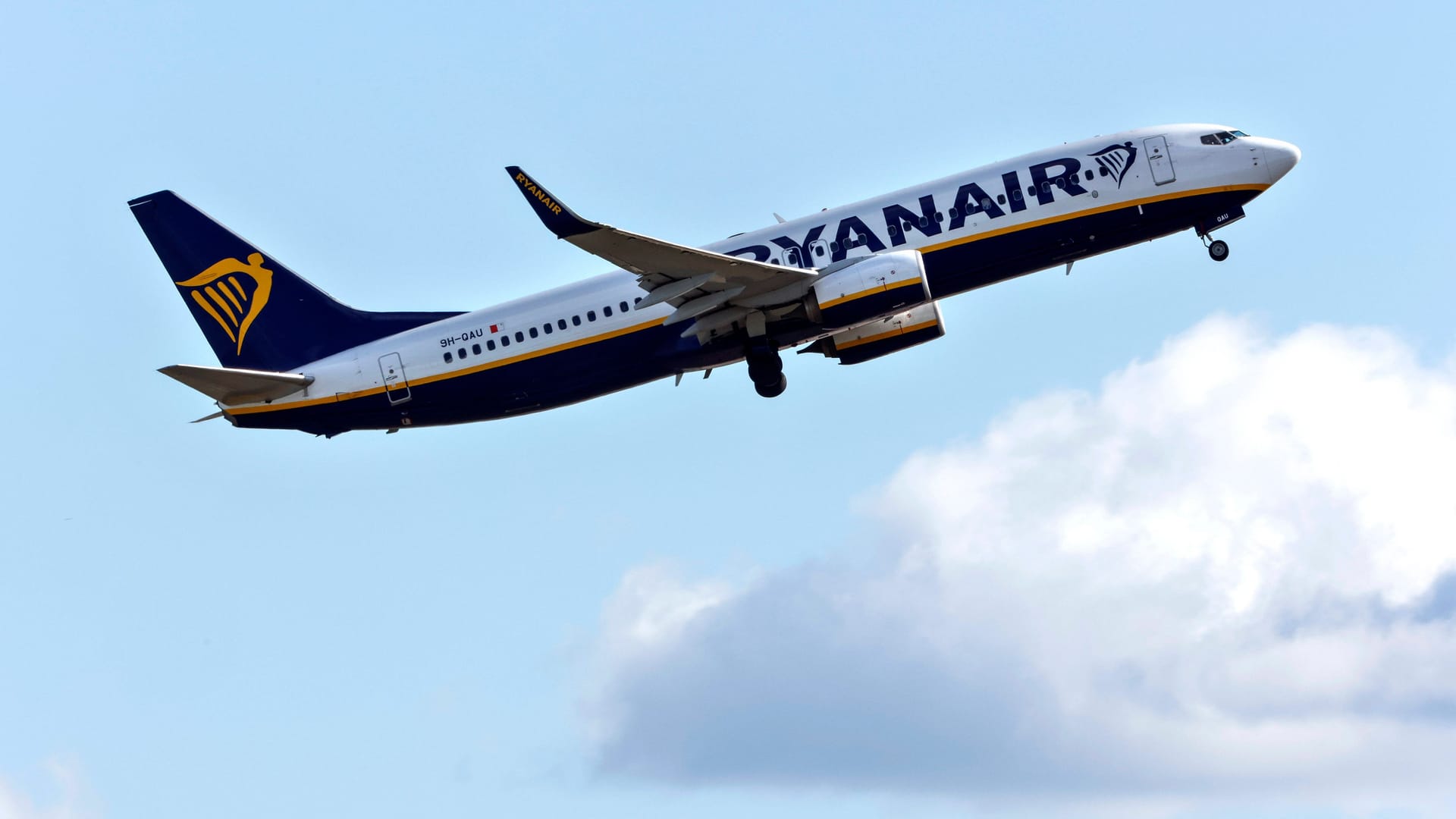 Ein Flug von Ryanair musste von Berlin nach Hannover umgeleitet werden. (Symbolbild)