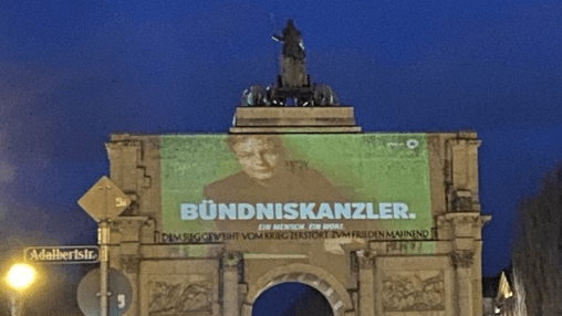 Projektion von Habeck in München: Die Partei hatte dafür laut Polizei keine Genehmigung.