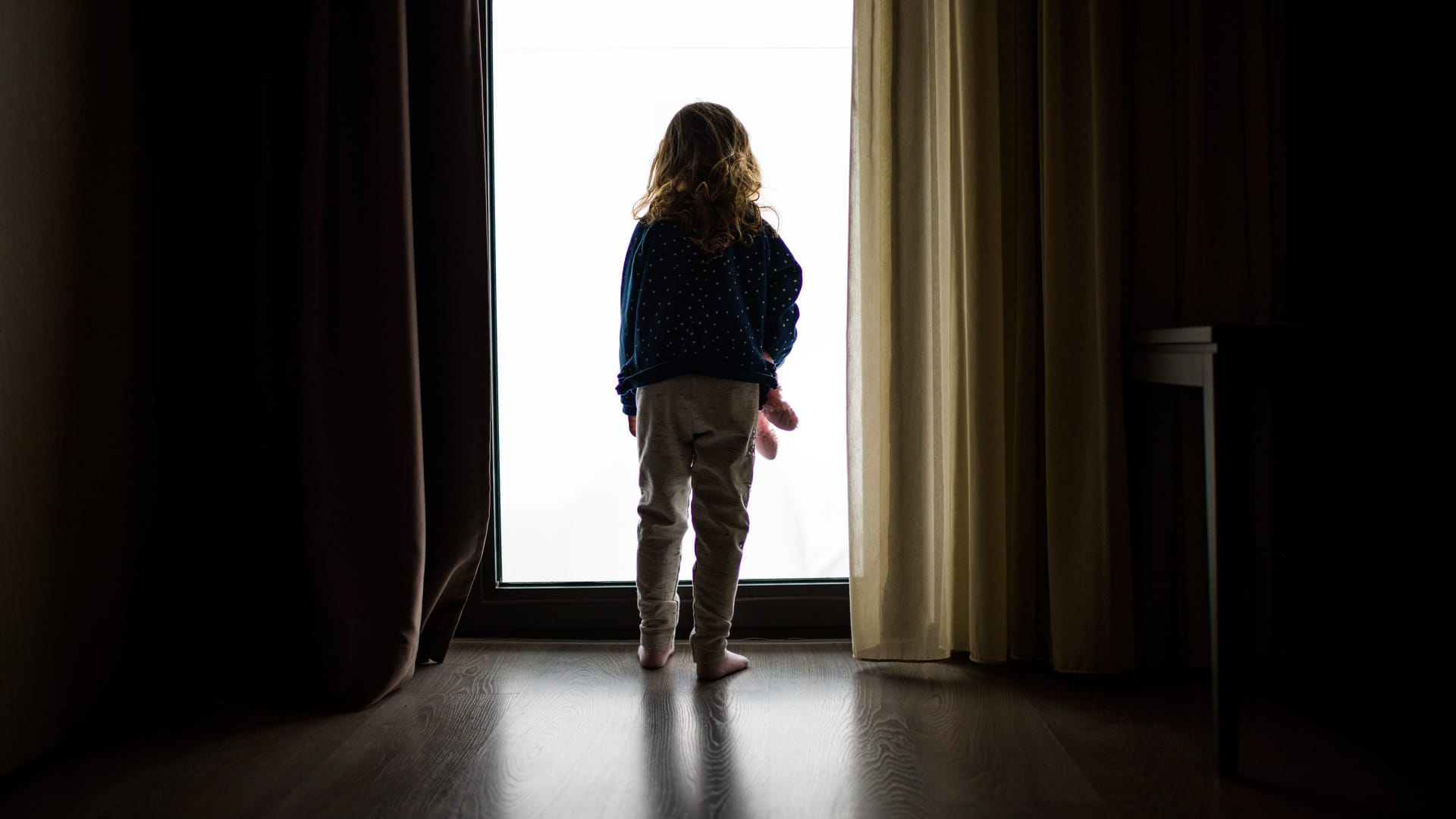 Schlafwandelnde Kinder sollte man nicht wecken.