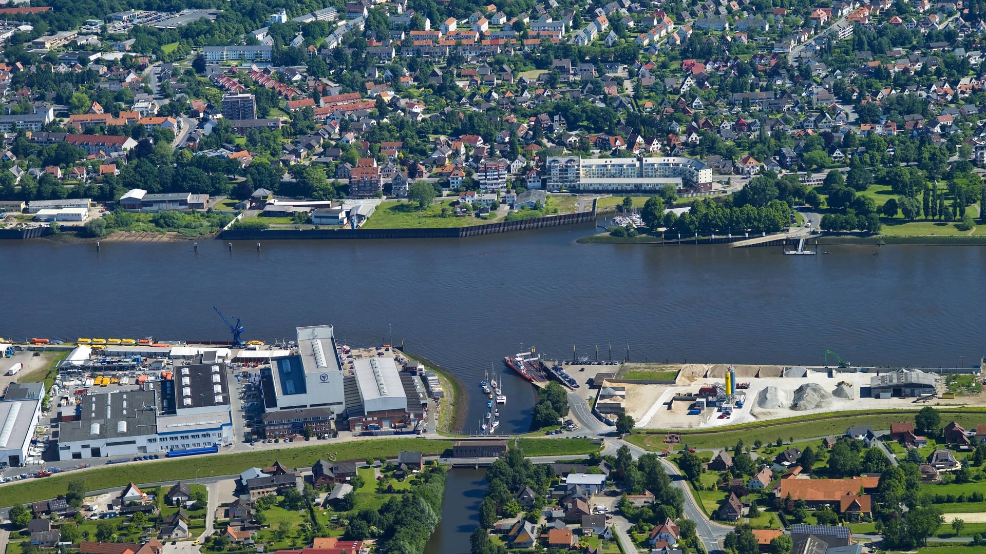 Blumenthal aus der Luft (Archivfoto): Nicht weit weg vom Hafen erstreckt sich das Gebiet.