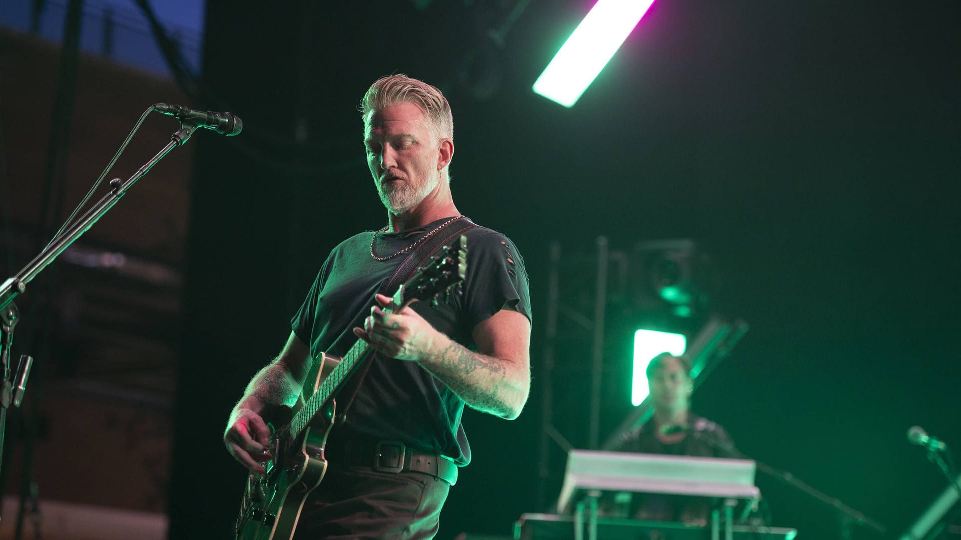 Queens of the Stone Age (Archivbild): Die Band aus Seattle holt ihr Berlin-Konzert nach.