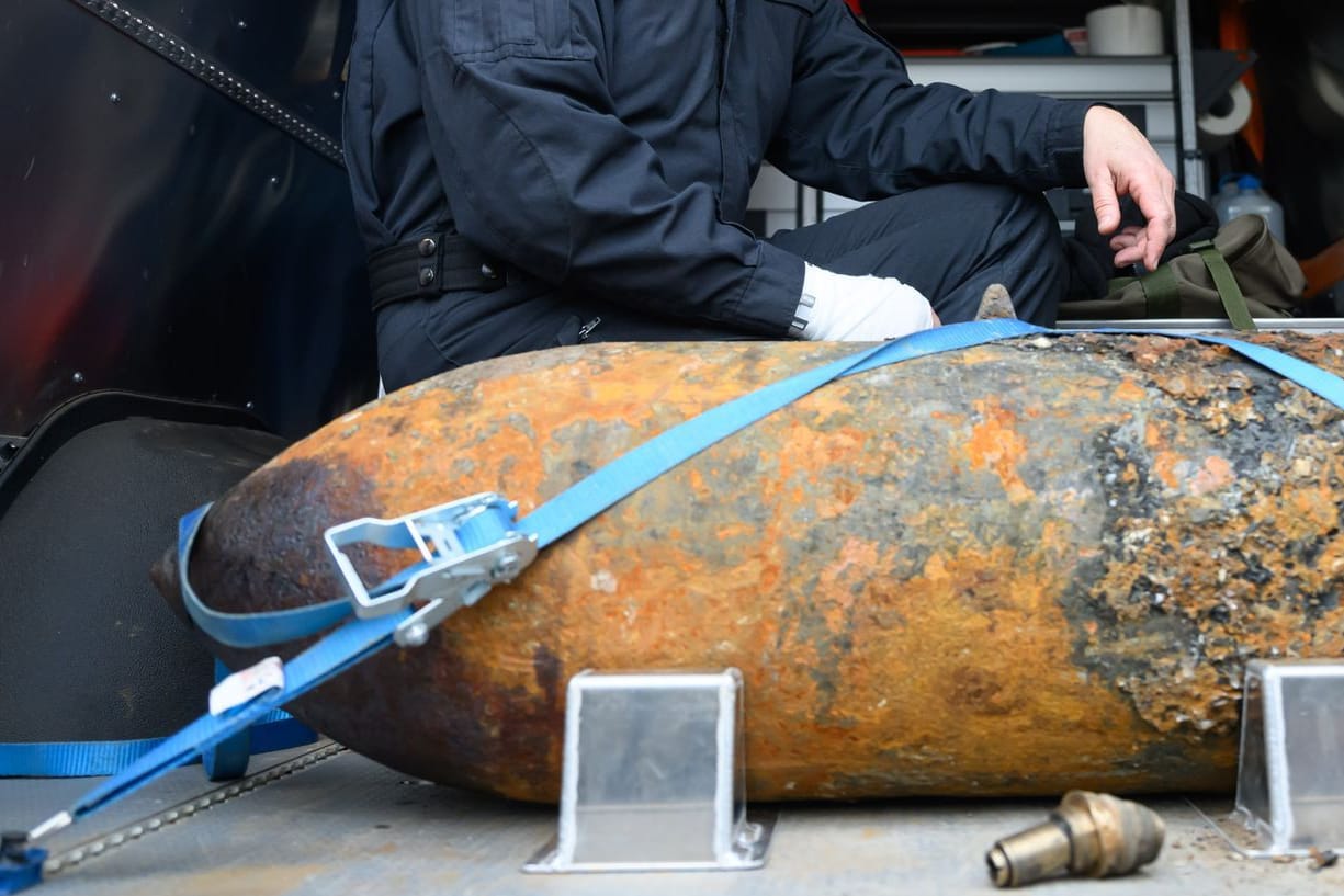 Weltkriegsbombe nach einem Fund (Symbolfoto): In Schwabing wurde am Mittwoch ein Sprengkörper entdeckt.