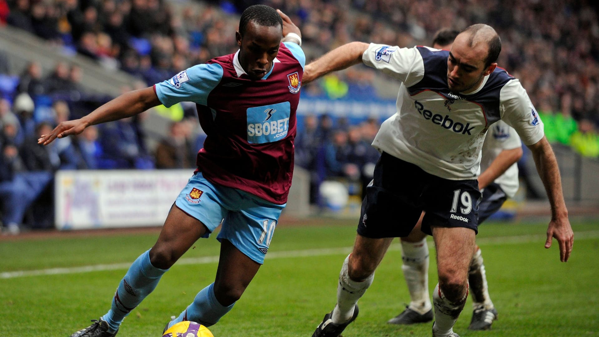 Savio Nsereko im Trikot von West Ham: Die "Hammers" legten für den damals 19-Jährigen fast 11 Millionen Euro auf den Tisch.