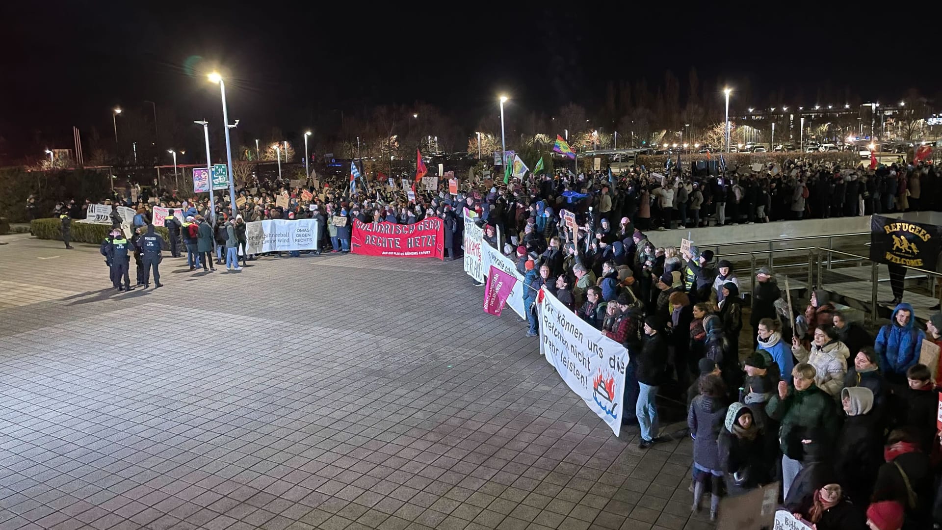 "Schämt euch": Demonstranten in Erfurt.