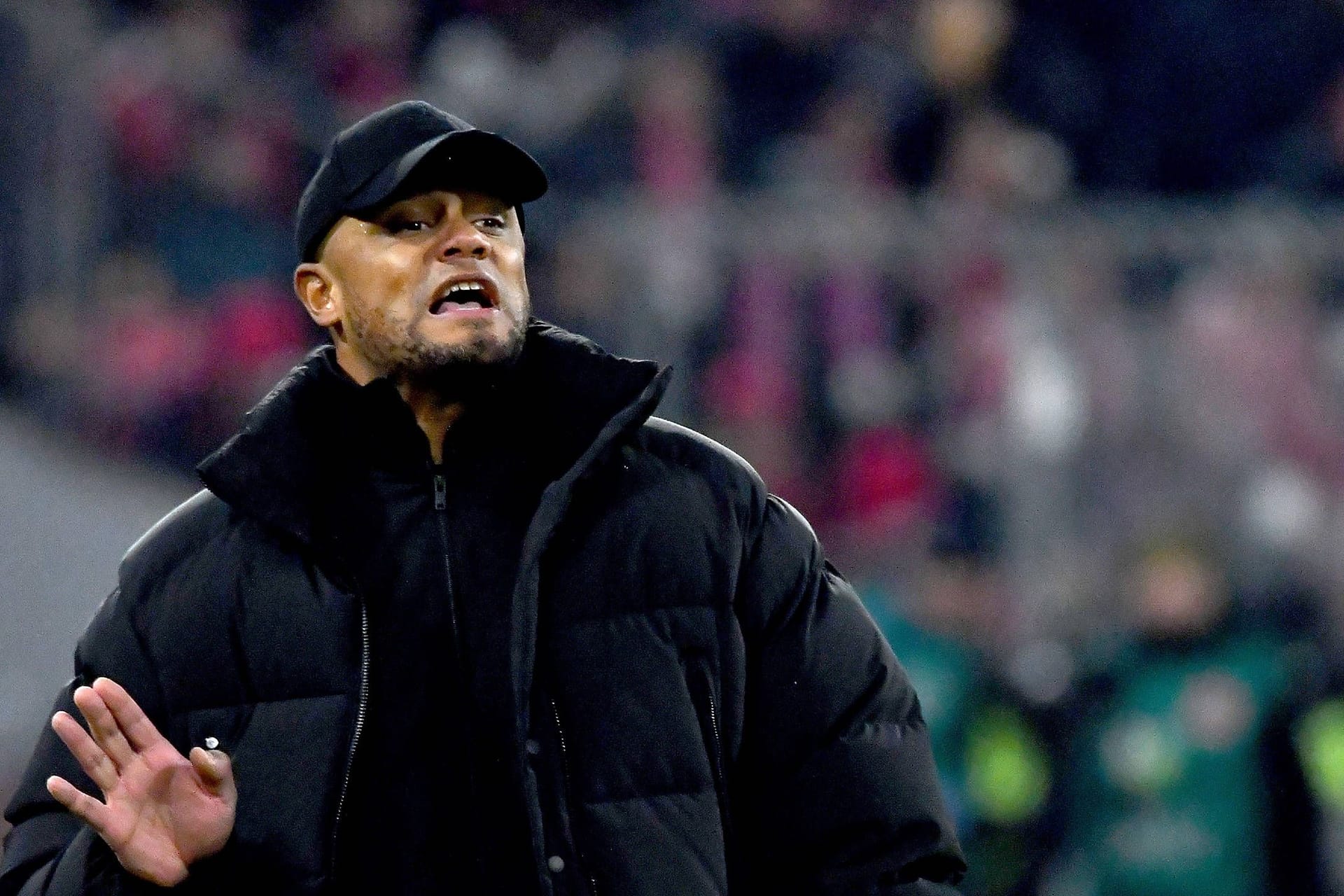 Vincent Kompany: Der Trainer und sein Team stehen auf Platz eins der Bundesliga-Tabelle.