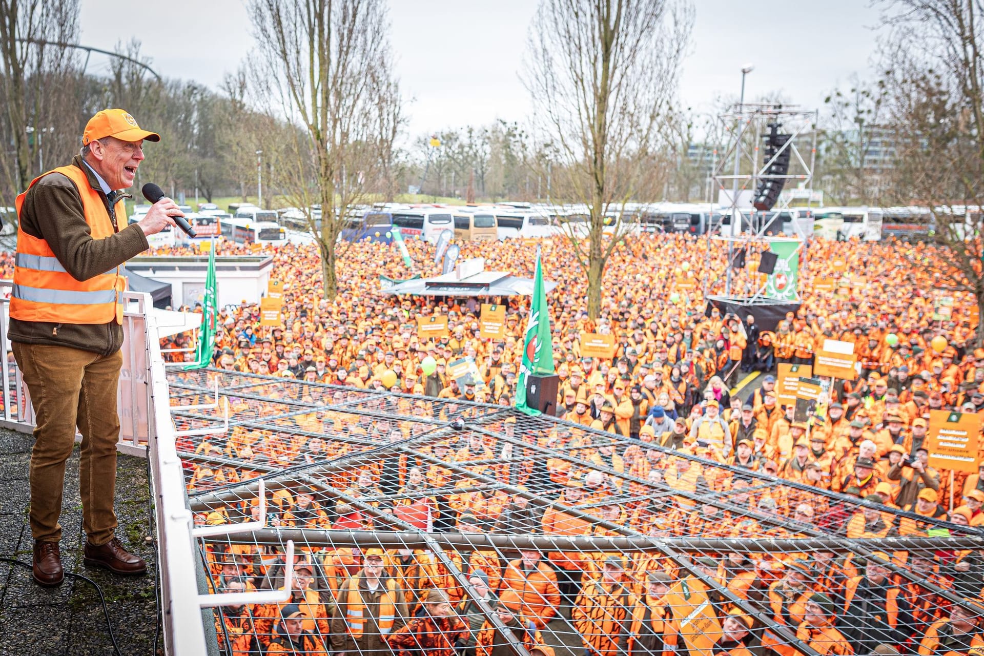 Großdemo gegen Jagdbeschränkungen: Jäger aus ganz Deutschland sind nach Hannover angereist.