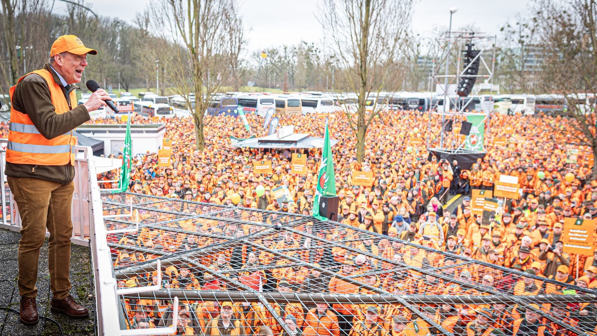 Großdemo gegen Jagdbeschränkungen: Jäger aus ganz Deutschland sind nach Hannover angereist.