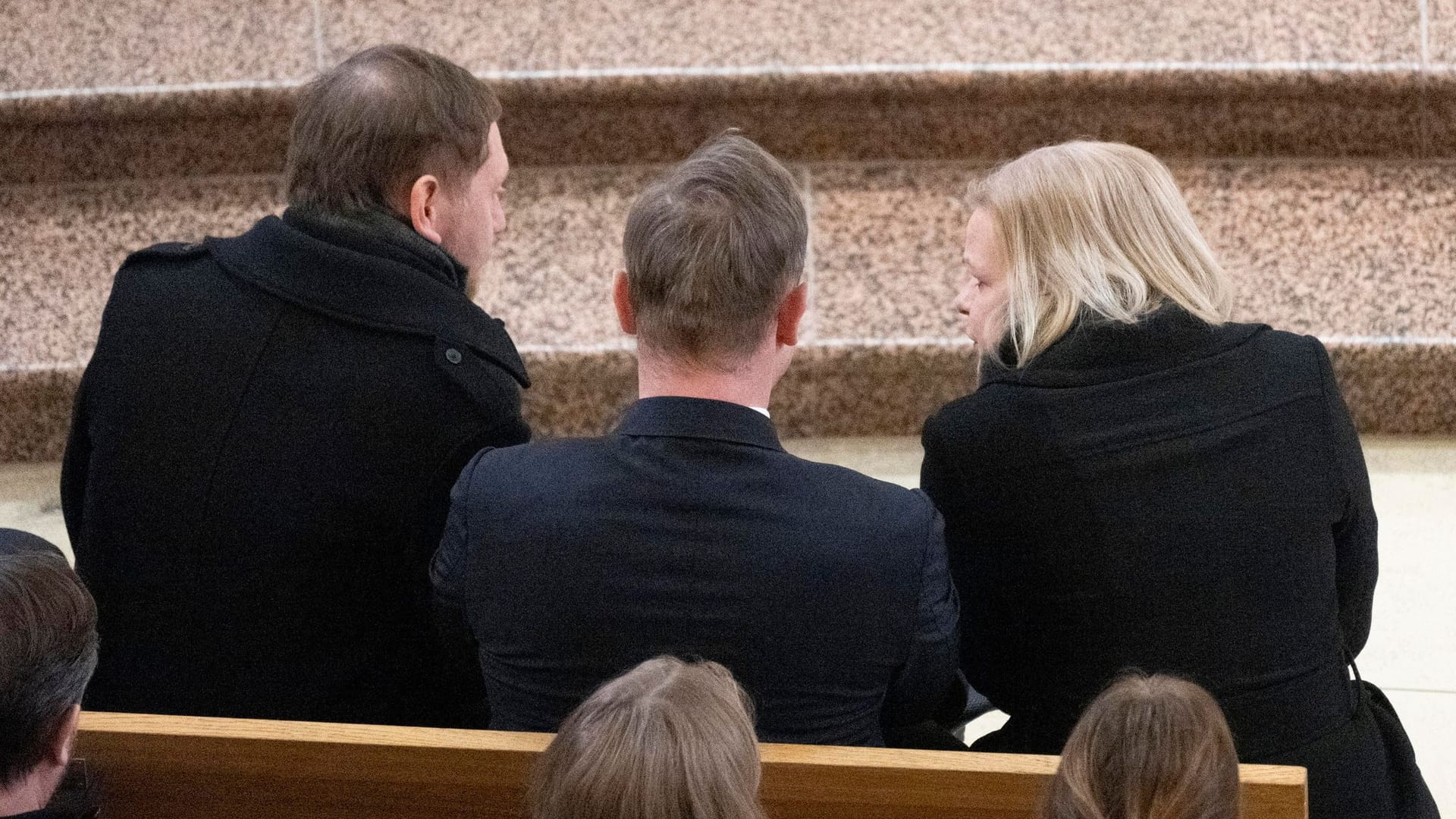 Michael Kretschmer (CDU, l-r), Ministerpräsident von Sachsen, Alexander Dierks (CDU), Landtagspräsident in Sachsen, und Nancy Faeser (SPD), Bundesinnenministerin.