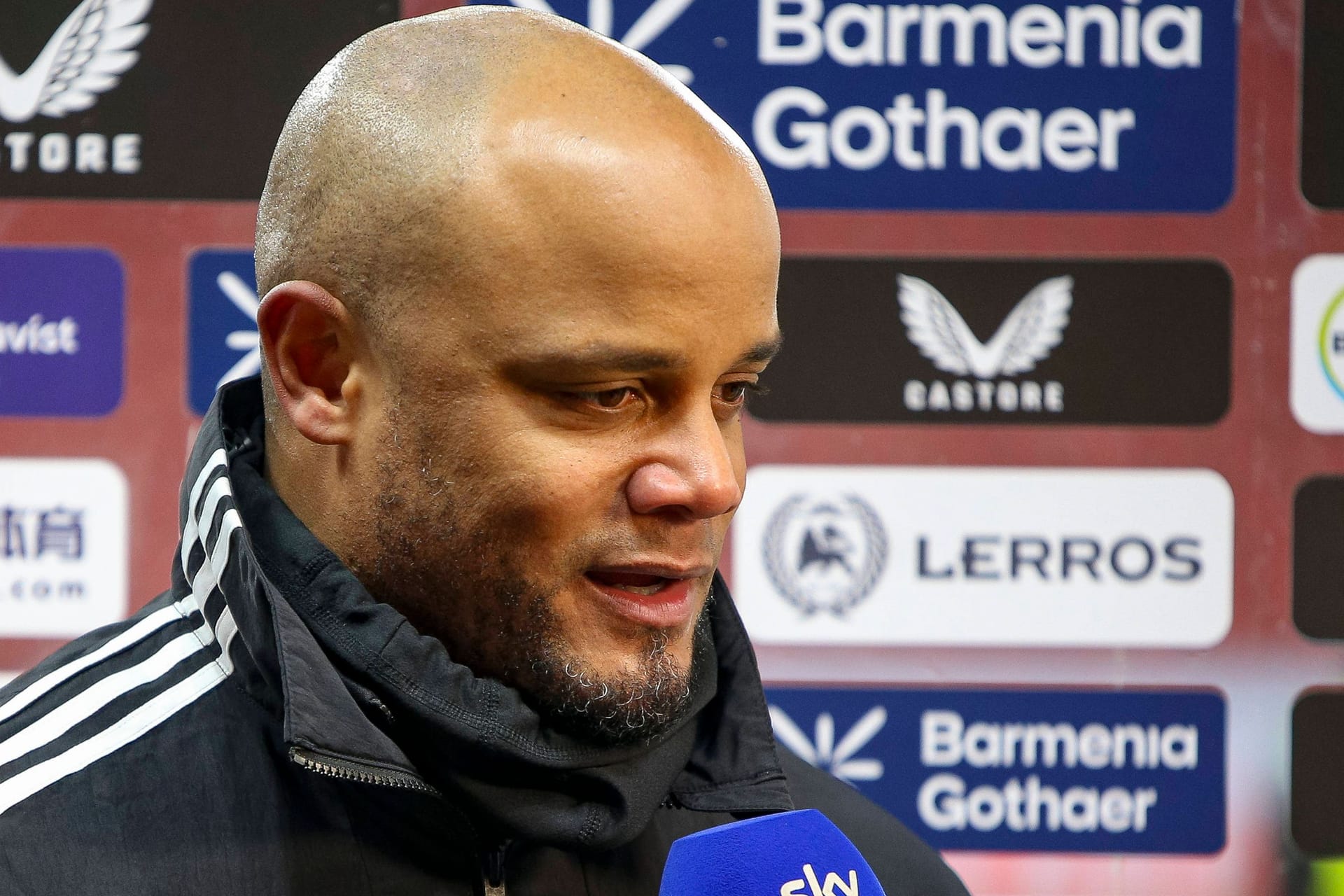 Klare Worte: Bayern-Trainer Vincent Kompany im Interview nach dem Topspiel.