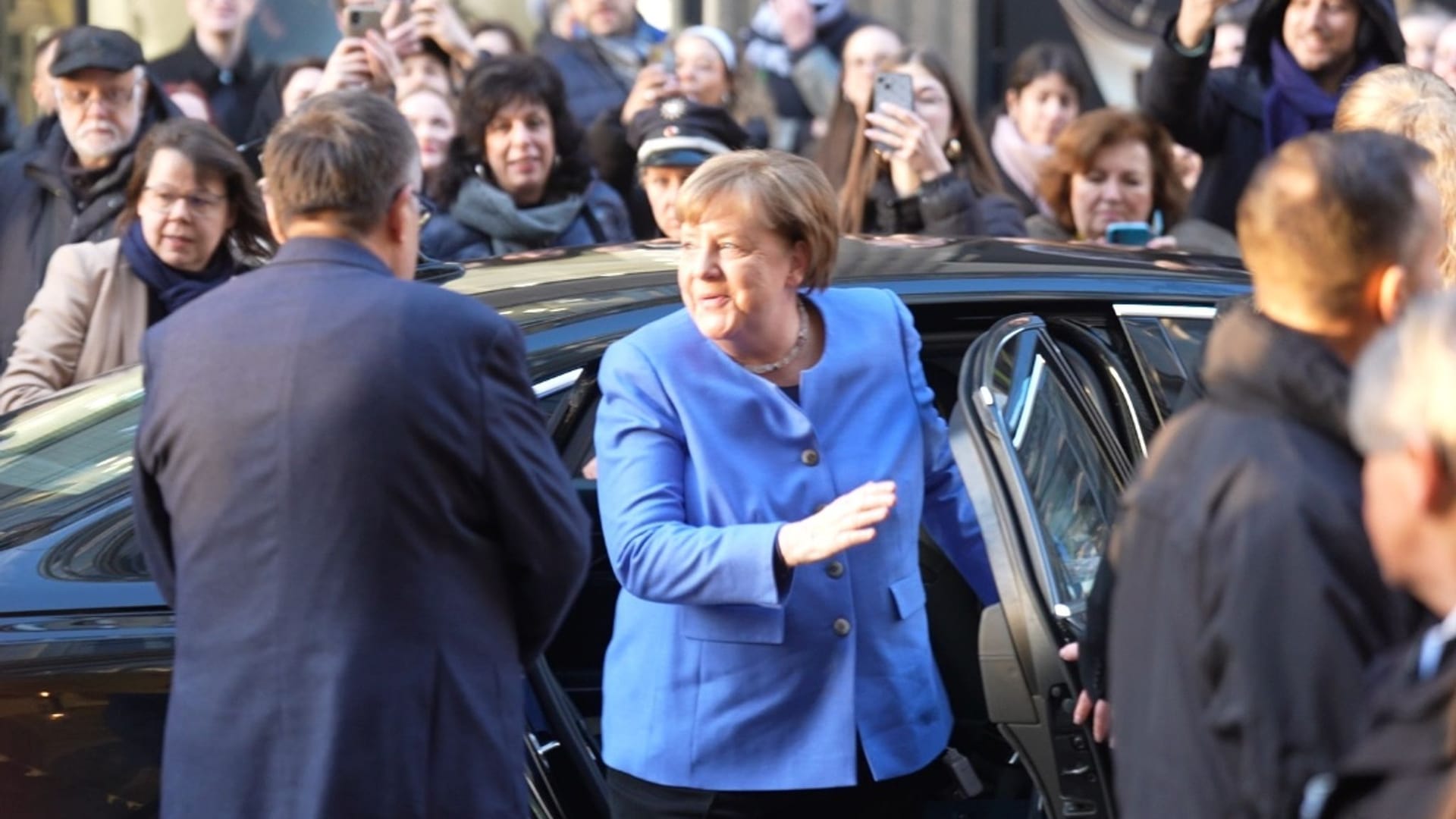 Altkanzlerin Merkel bei Signierstunde