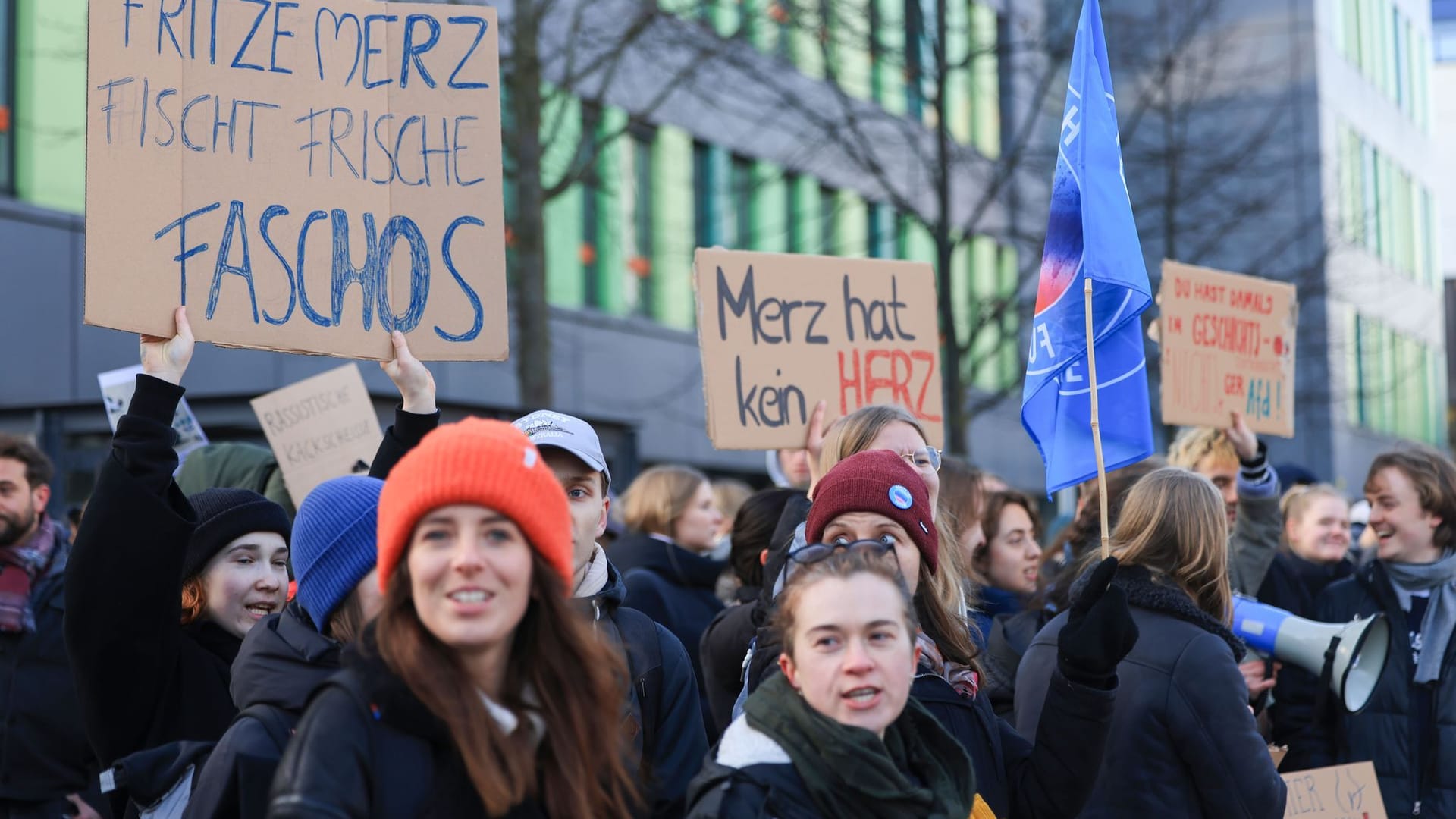 Demonstration gegen Merz-Kurs