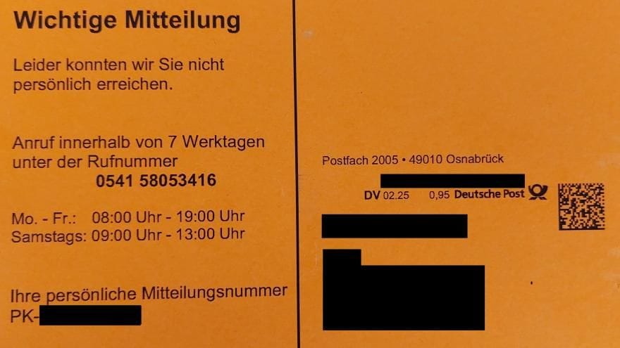 Diese orangefarbene Karte landet derzeit vermehrt in Briefkästen im Norden Deutschlands. Was es damit auf sich hat, erklären die Verbraucherschützer.