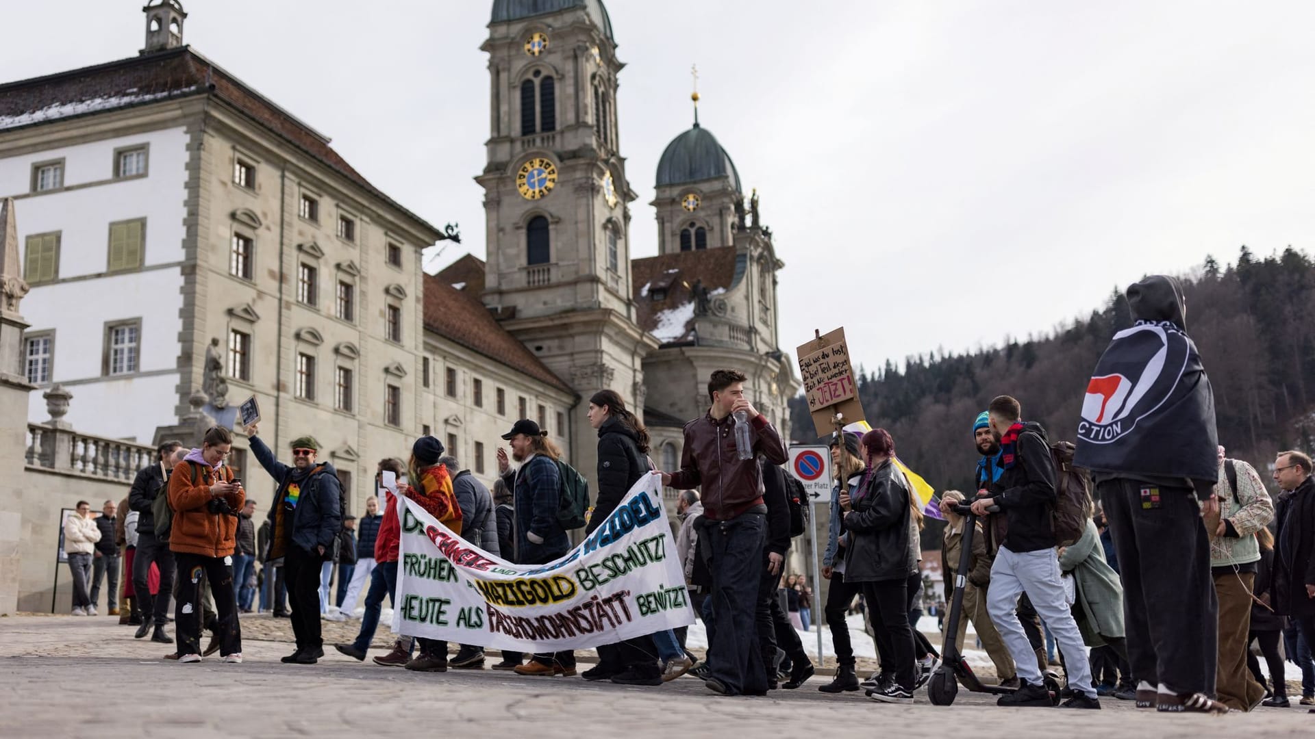 GERMANY-ELECTION/SWISS-PROTEST