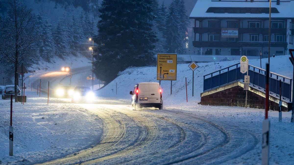 schnee-und-gl-tte-behindern-teils-verkehr-im-schwarzwald