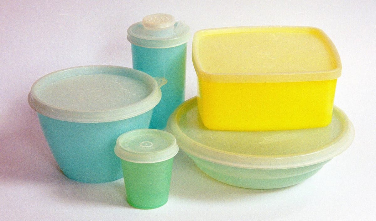 Plastikin varlığı yağlı ve çubuklar: Neden ve Çözüm