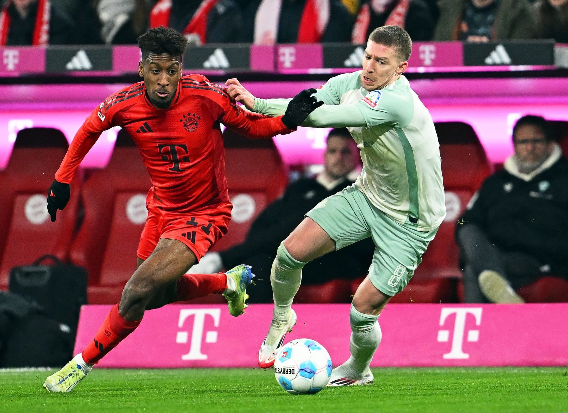 Kingsley Coman (bis 81.): Verfehlte das Kreuzeck nur knapp mit seinem Schlenzer Richtung rechtem Torwinkel. Probierte viel, der Ertrag hielt sich dabei aber wie so häufig in Grenzen. Note 4