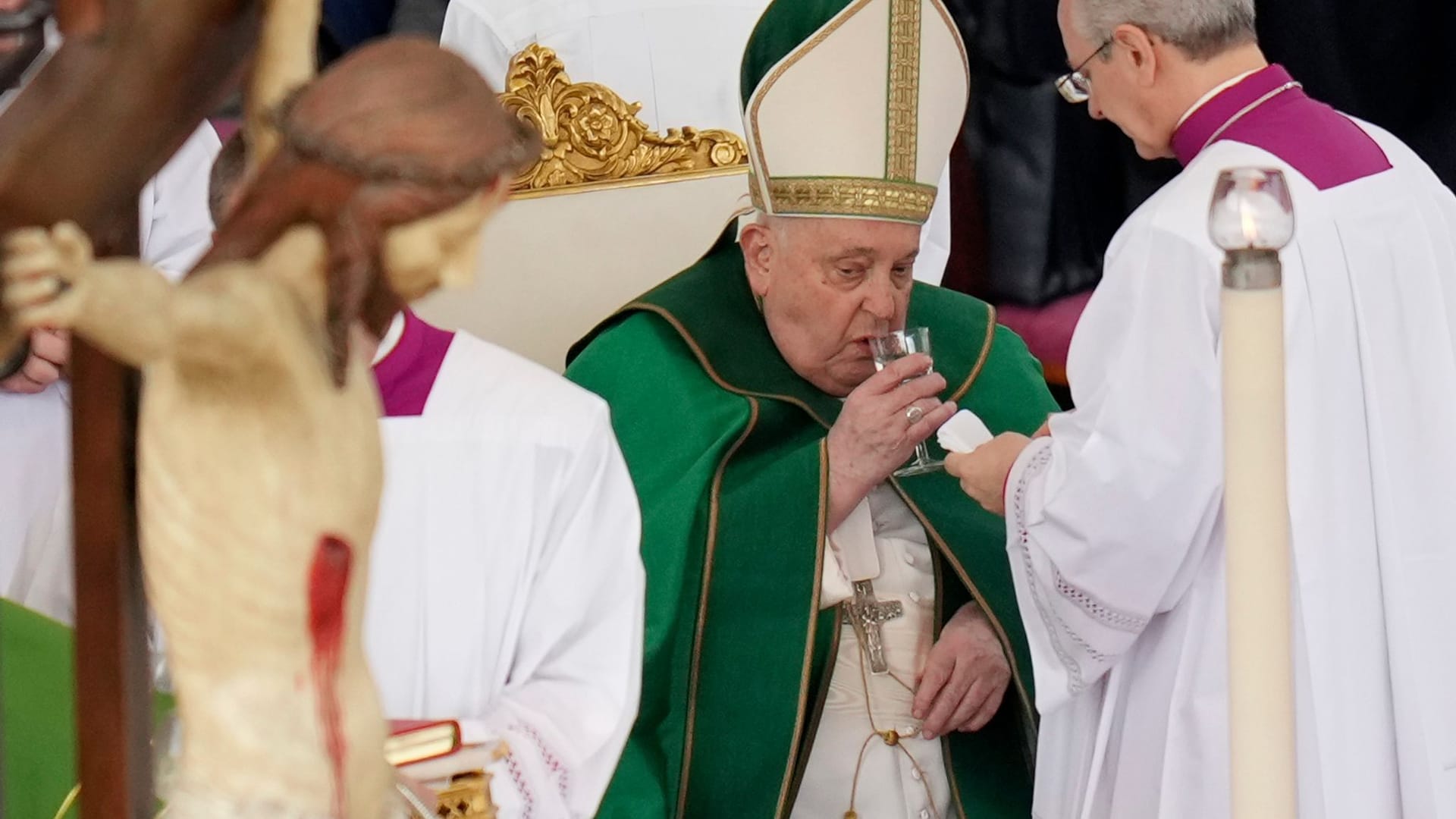 Messe zum Jubiläum der Streitkräfte auf dem Petersplatz