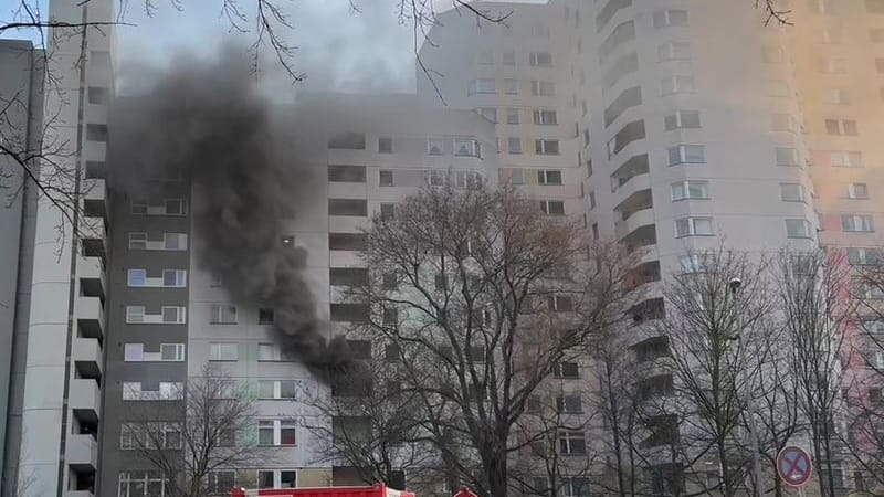 Fünf Anwohner mussten von der Feuerwehr gerettet werden.