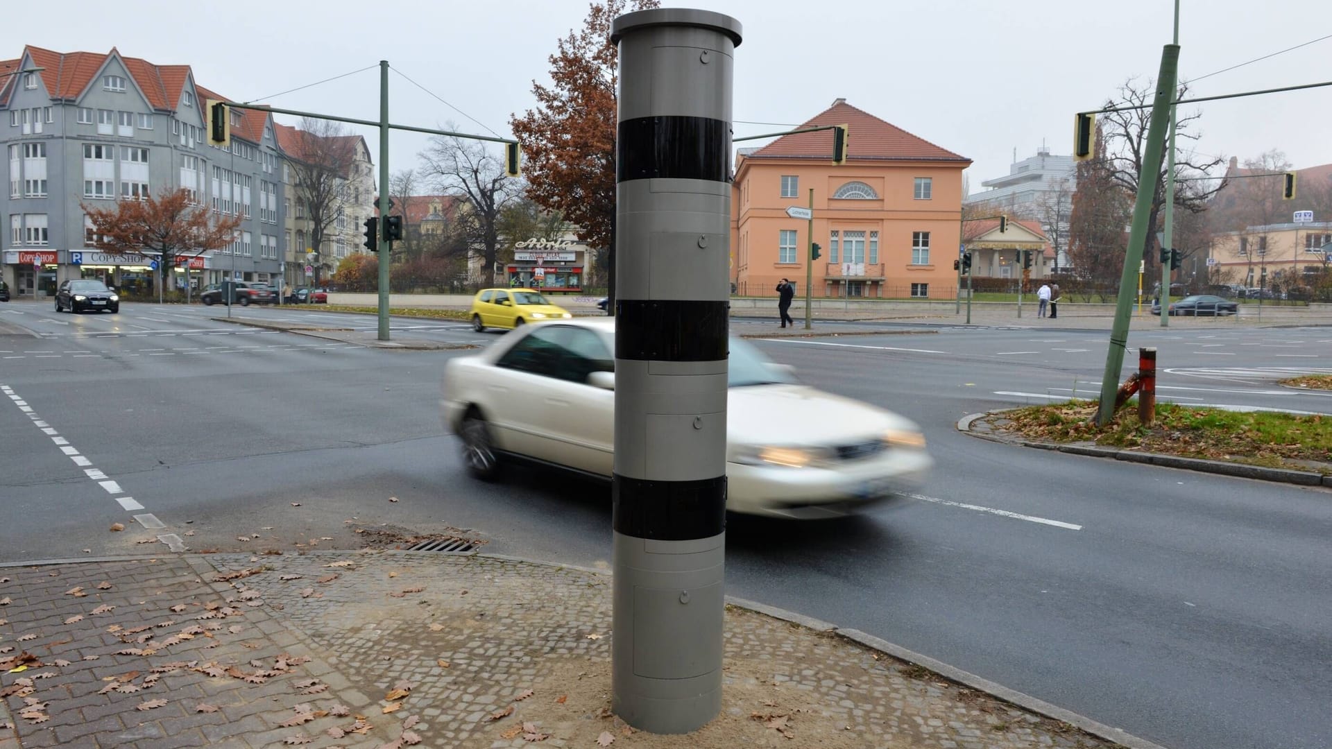 Blitzer Blitzsäulen Ampelblitzer Ampel Wolfensteindamm ecke Schlossstrasse Schloss Strasse Blitzer Blitzsäulen Ampelblitzer Ampel Wolfensteindamm ecke Schlossstrasse Schloss Strasse