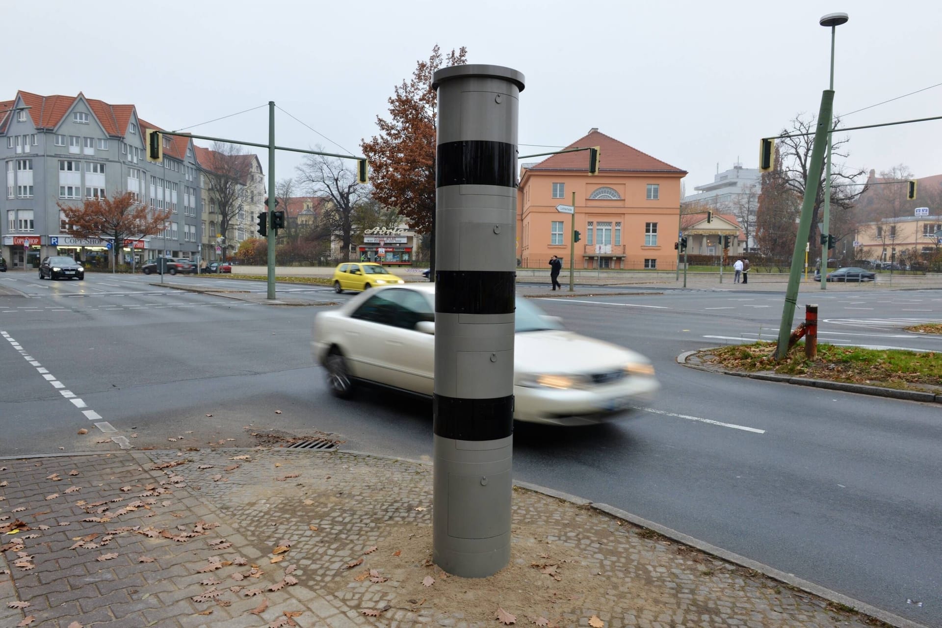 Blitzer Blitzsäulen Ampelblitzer Ampel Wolfensteindamm ecke Schlossstrasse Schloss Strasse Blitzer Blitzsäulen Ampelblitzer Ampel Wolfensteindamm ecke Schlossstrasse Schloss Strasse