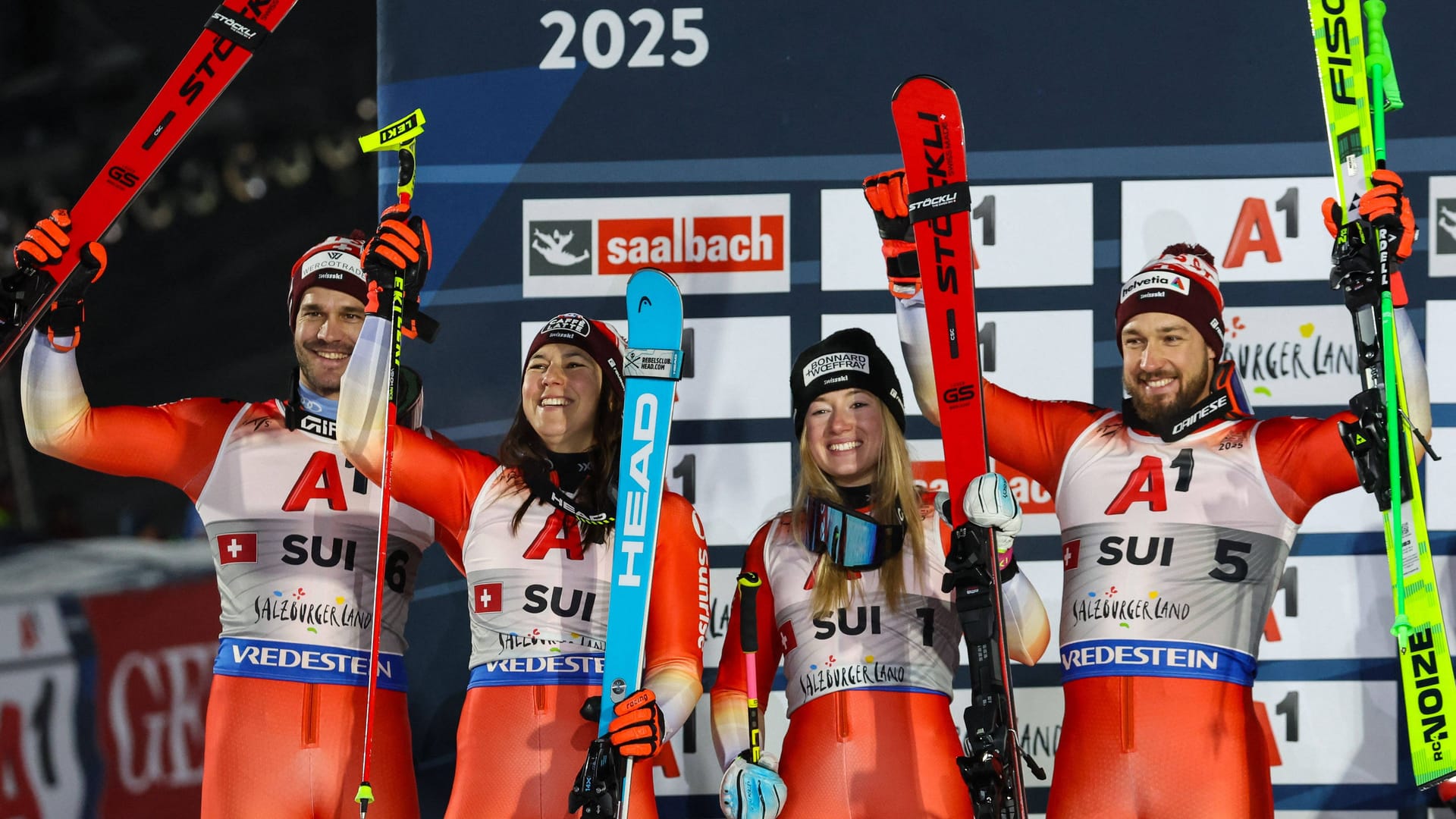 Das Schweizer-Team: Sie feierten die Silbermedaille in Saalbach.