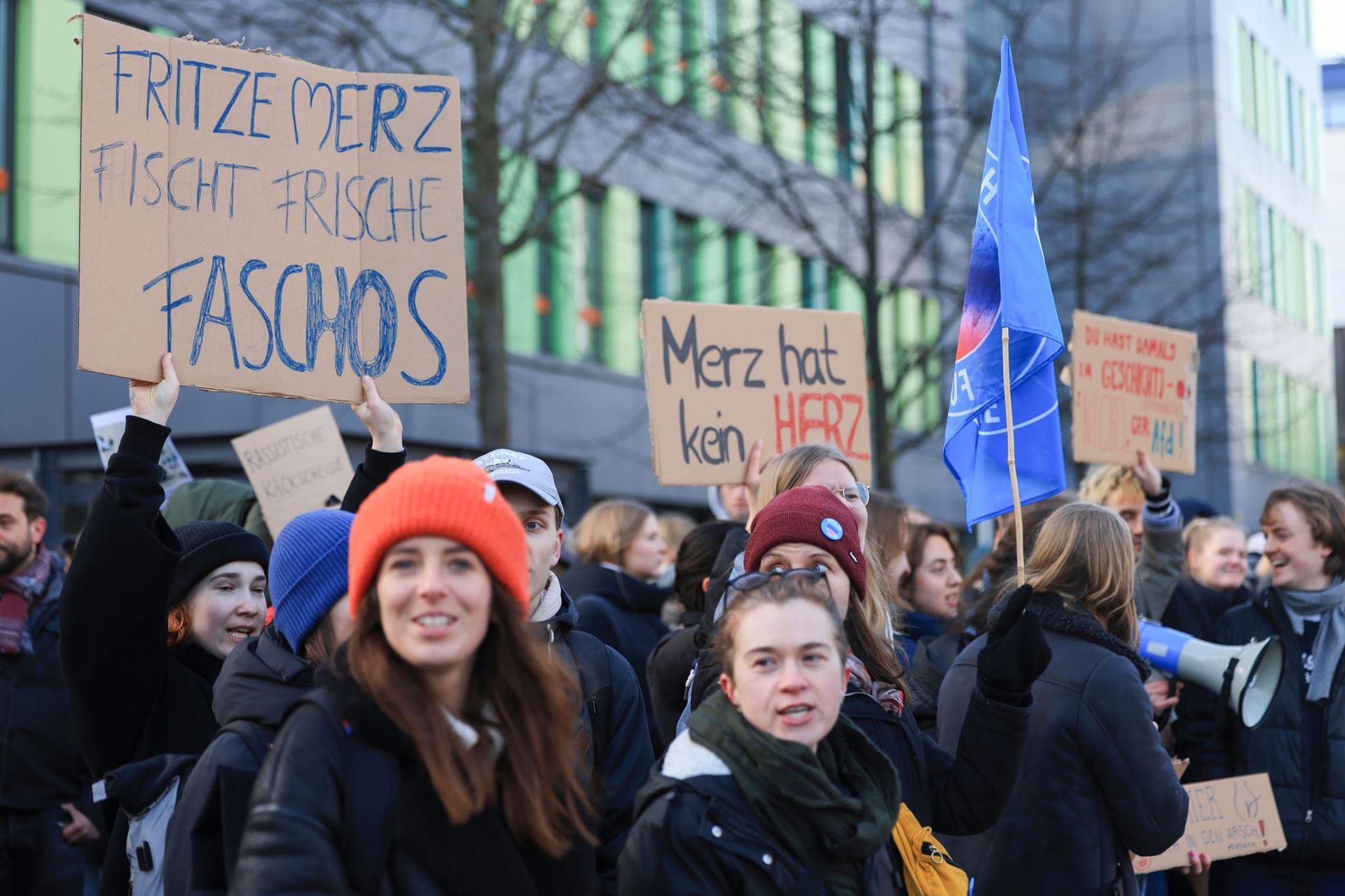 Demonstration gegen Merz-Kurs