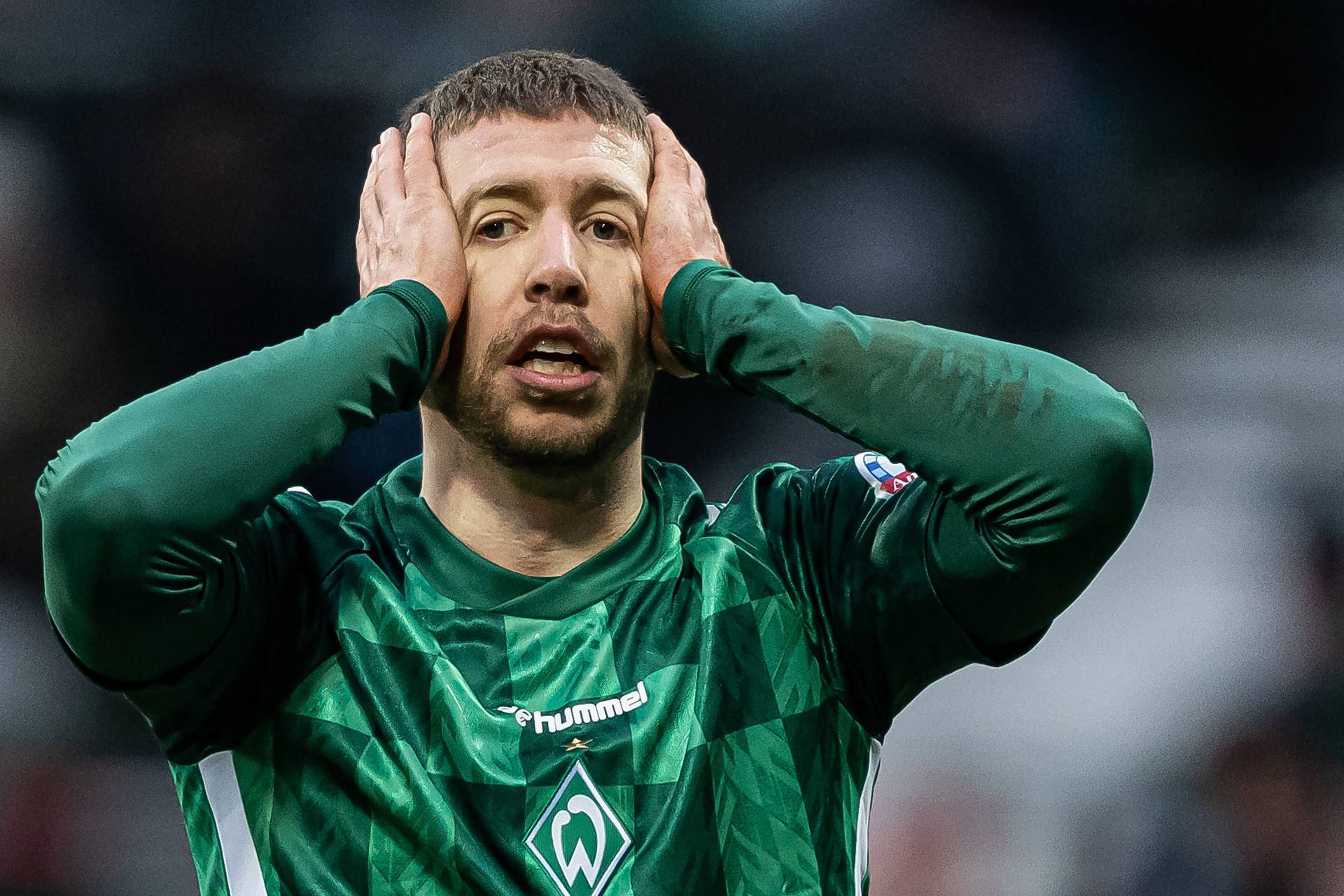 Mitchell Weiser in der Bundesliga (Archivfoto): Er wird nach einer schweren Verletzung wohl mehrere Wochen ausfallen.