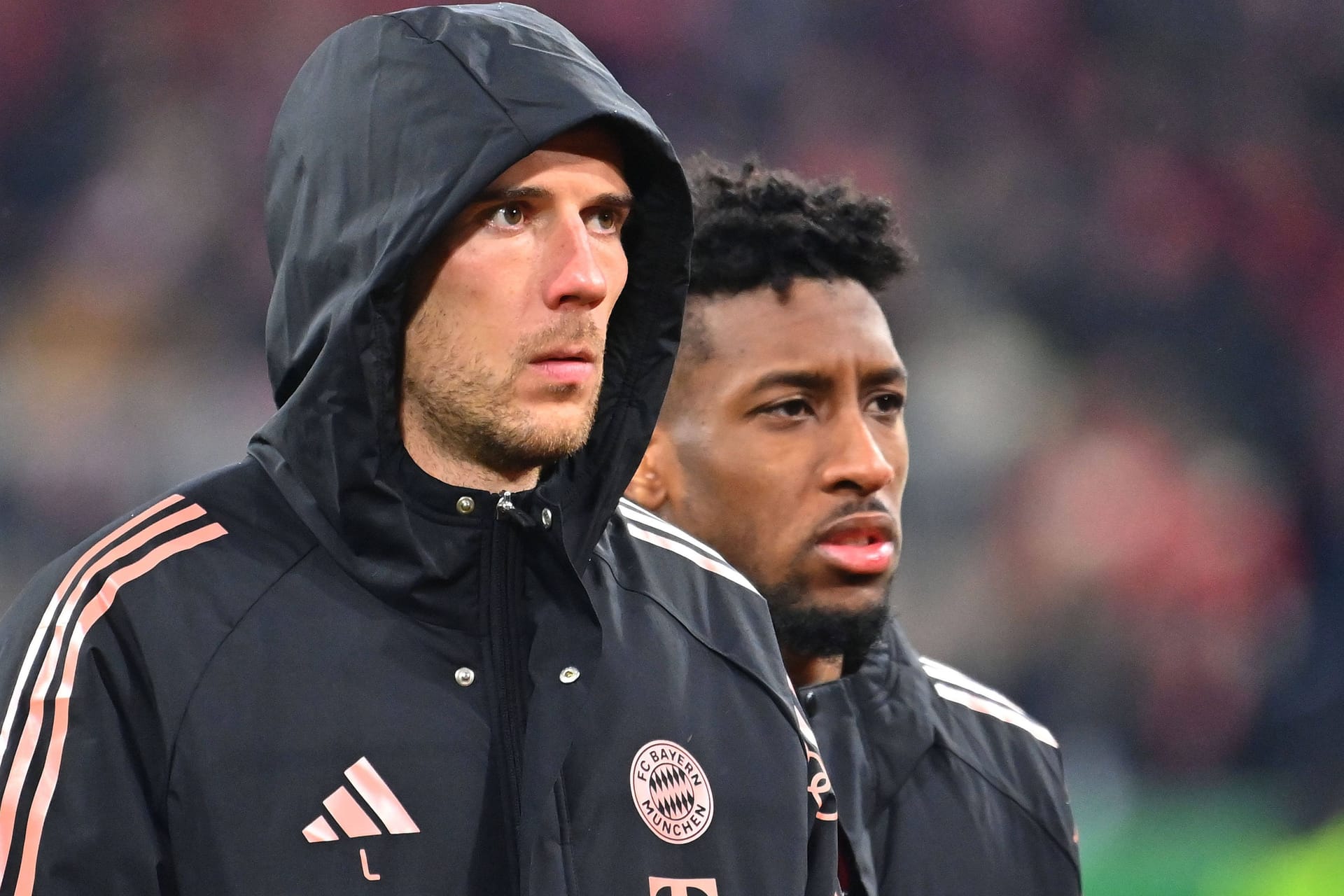 Leon Goretzka (l.) und Kingsley Coman: Beide Spieler zählen offenbar zu den Verkaufskandidaten.