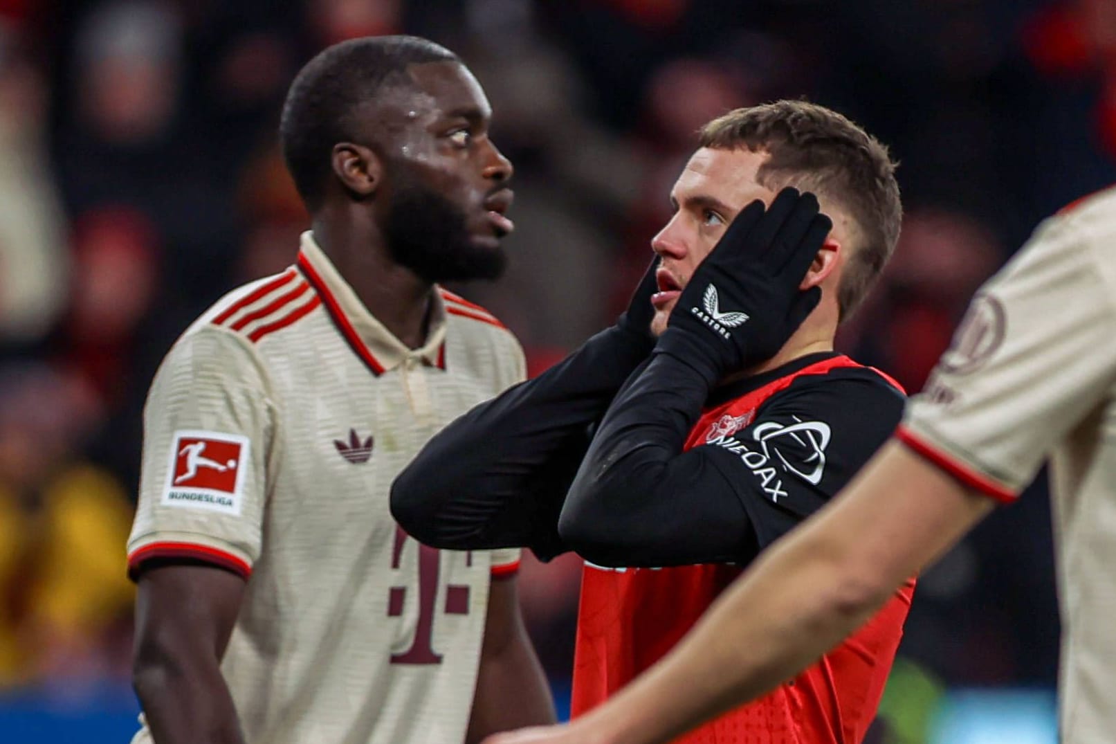 Dayot Upamecano und Florian Wirtz (r.): Der deutsche Meister zog direkt in die nächste Runde ein.