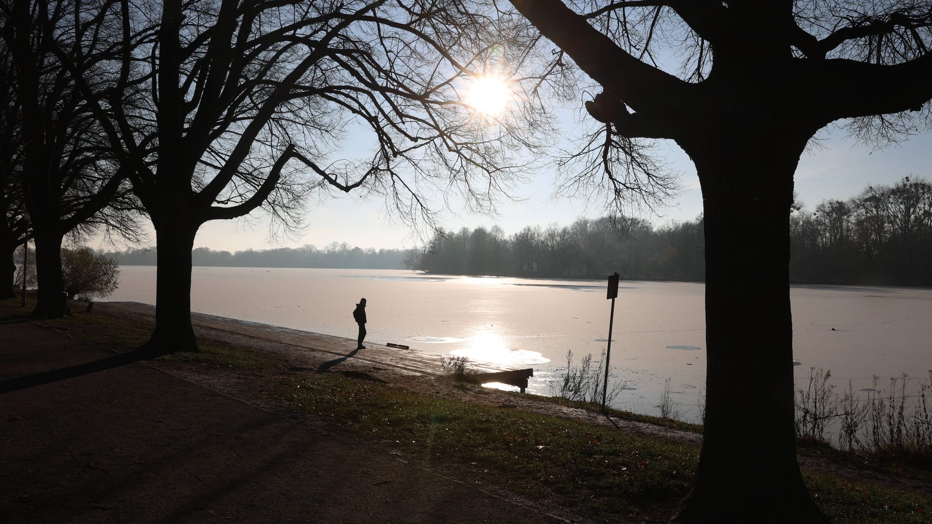Zugefrorener Maschsee in Hannover (Archivfoto): Im Oktober 2012 hatte K. eine Frau in seiner Wohnung zerstückelt und ihre Überreste in den See geworfen.