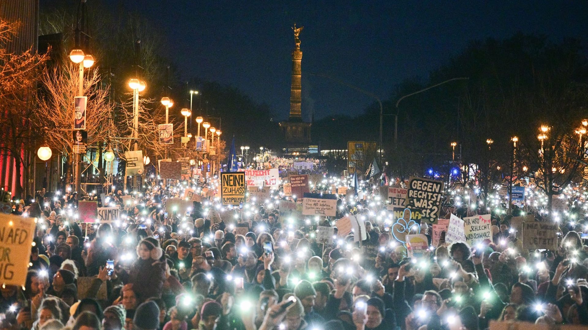 Demonstration zur "Brandmauer" in Berlin