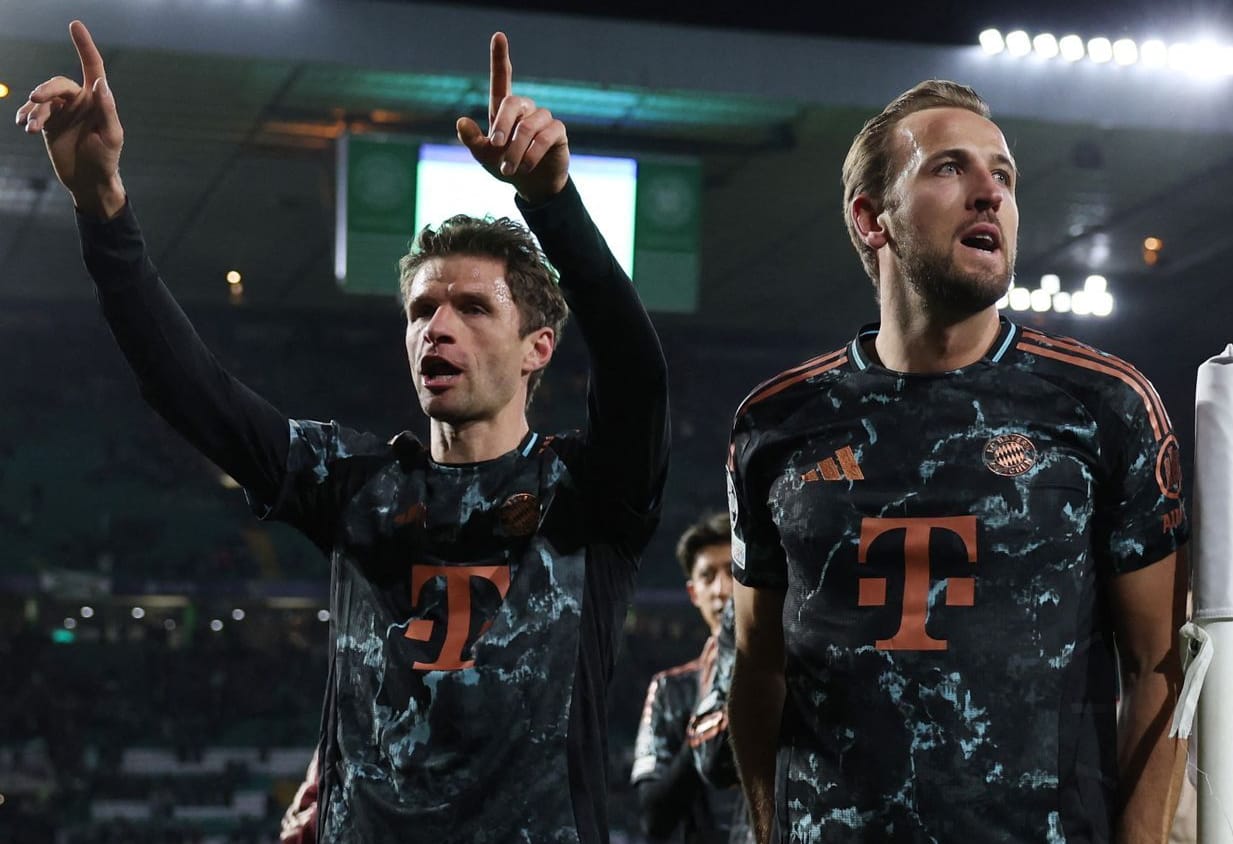 Der FC Bayern gewinnt das Playoff-Hinspiel bei Celtic Glasgow mit 2:1 und verschaffen sich damit eine gute Ausgangsposition für das Rückspiel am Dienstag in München. Olise und Kane knacken das Abwehrbollwerk der Schotten und verdienen sich damit gute Noten, zwei andere Bayern-Stars bekommen Note vier, Die Einzelkritik.