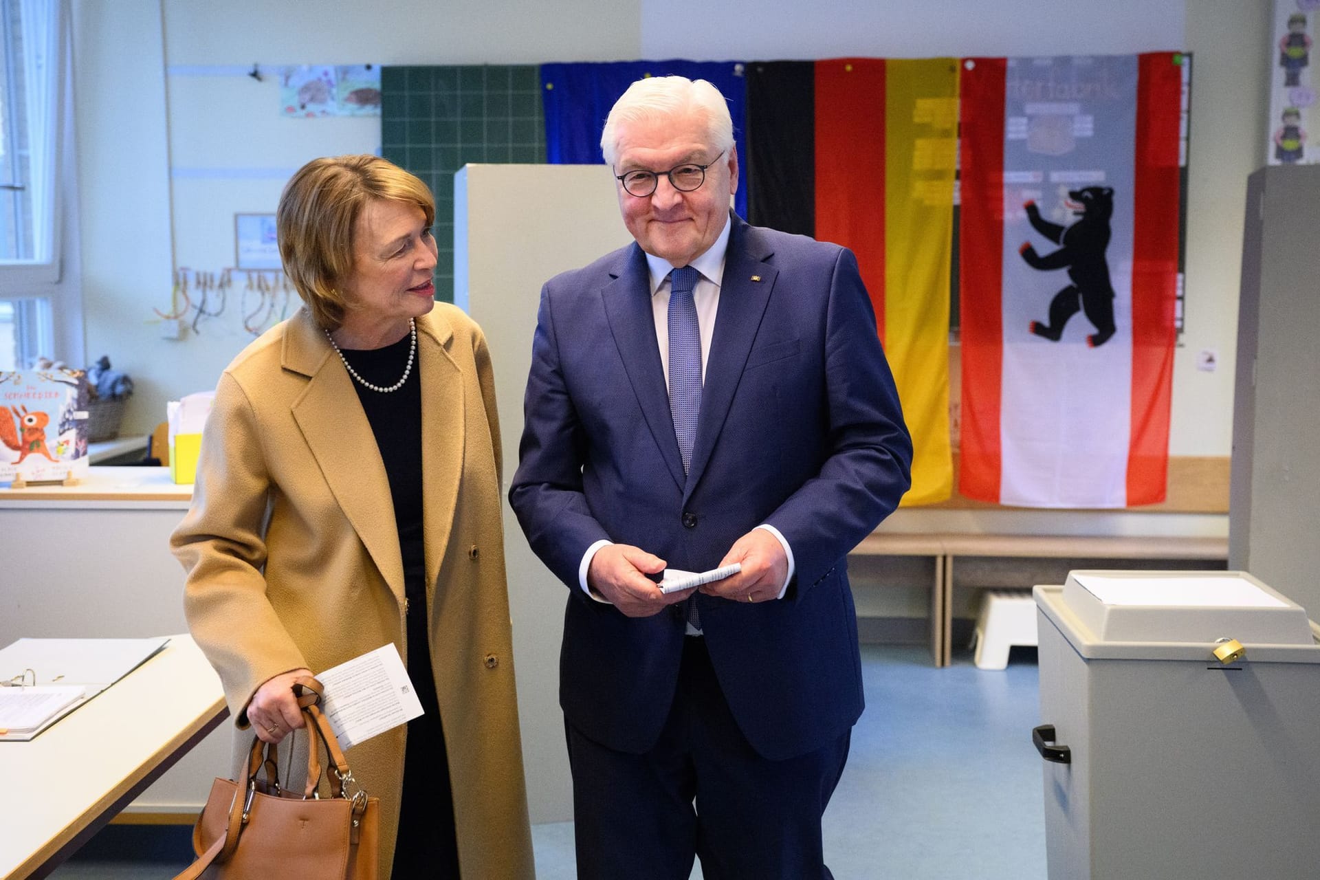 Frank-Walter Steinmeier: Der Bundespräsident hat seine Stimme in einem Zehlendorfer Wahllokal abgegeben.