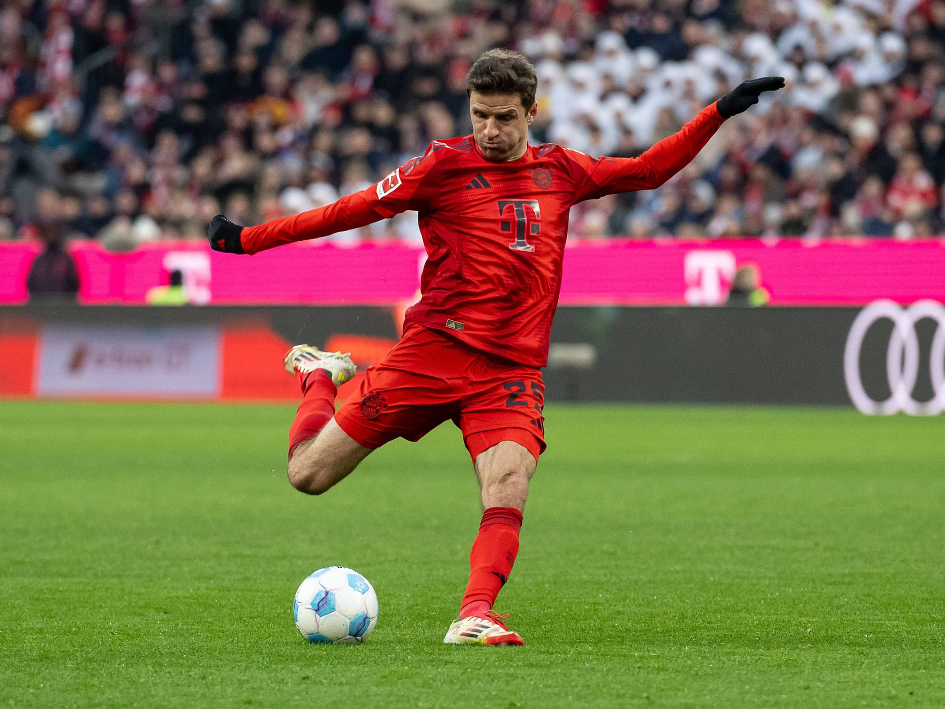 Thomas Müller: Sah, dass Weiner zu weit vor dem Tor stand – sein Fernschuss landete auf dem Tornetz (69.). Schöne Flanke auf Sané (84.). Note 3