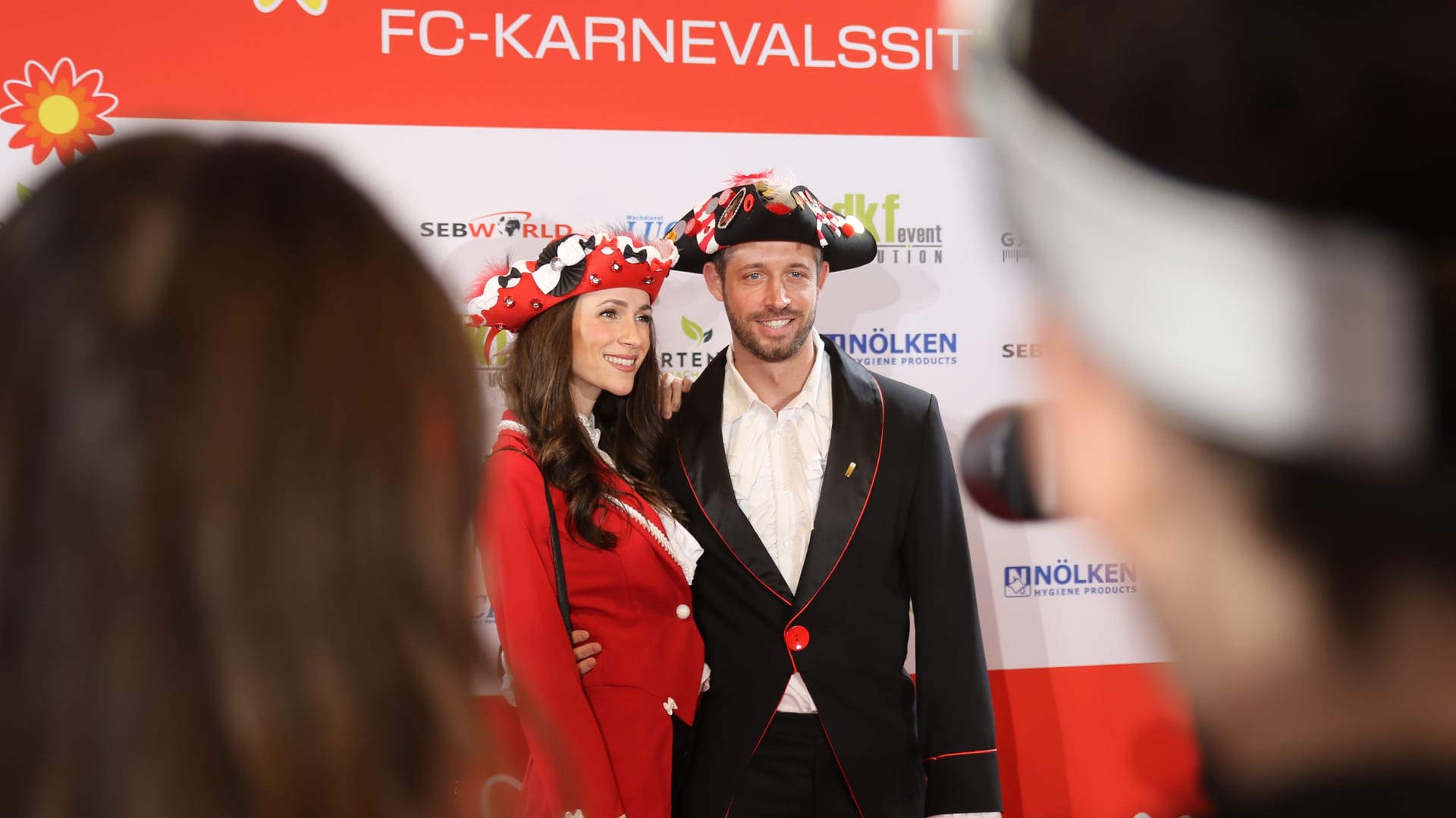 Mark Uth mit seiner Frau Franziska.