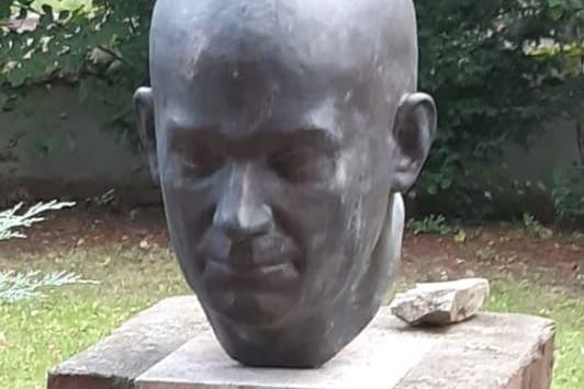 Bronzeplastik „Ernst Thälmann“