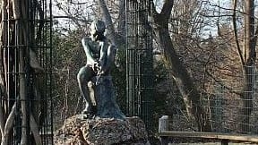 „Knabe mit Tintenfisch“: Die Statue wurde aus dem Franckepark entwendet.