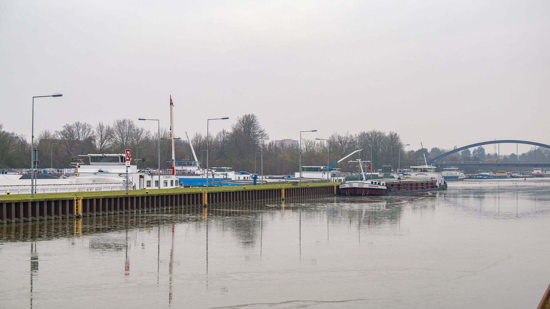 Verdi bestreikt Schleuse am Dortmund-Ems Kanal in Münster