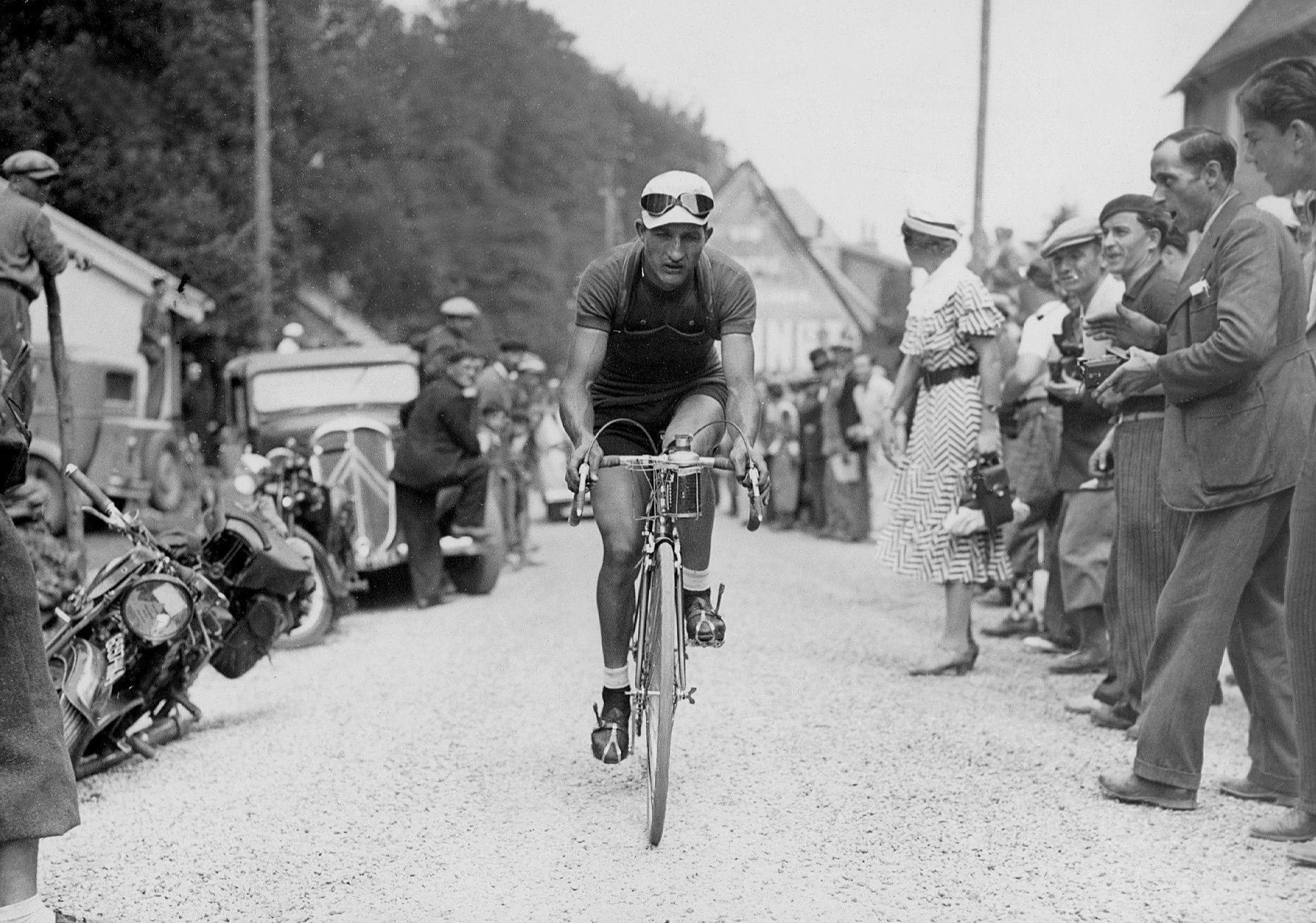 Gino Bartali ist bis heute als Profiradfahrer bekannt, er war aber auch ein Held der Menschlichkeit. Mehr lesen Sie hier.